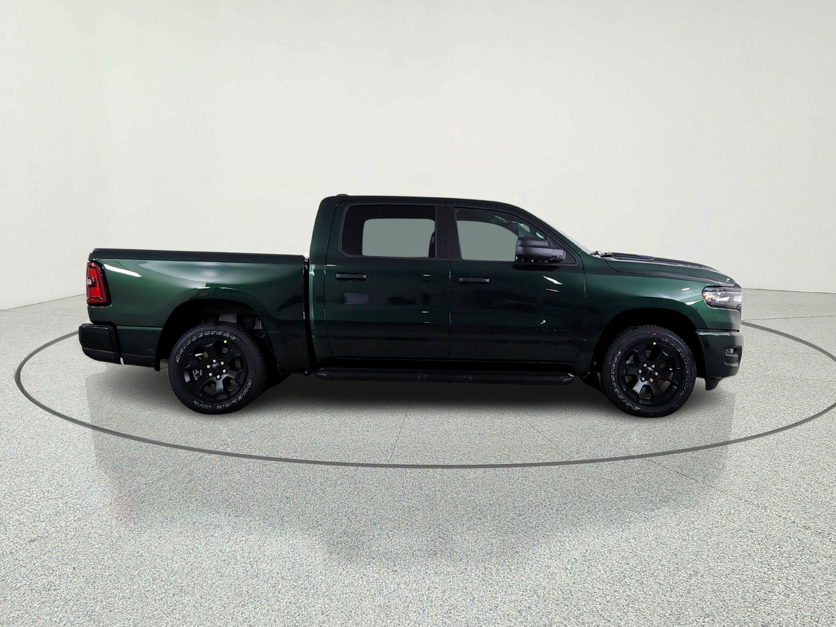2026 RAM Ram 1500 RAM 1500 TRADESMAN CREW CAB 4X4 (144.5 IN WB 5 FT 7 IN BOX)