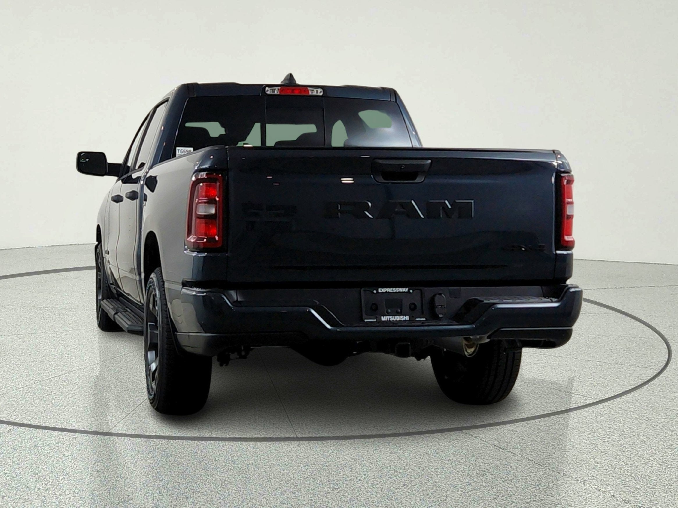 2026 RAM Ram 1500 RAM 1500 TRADESMAN CREW CAB 4X4 (144.5 IN WB 5 FT 7 IN BOX)