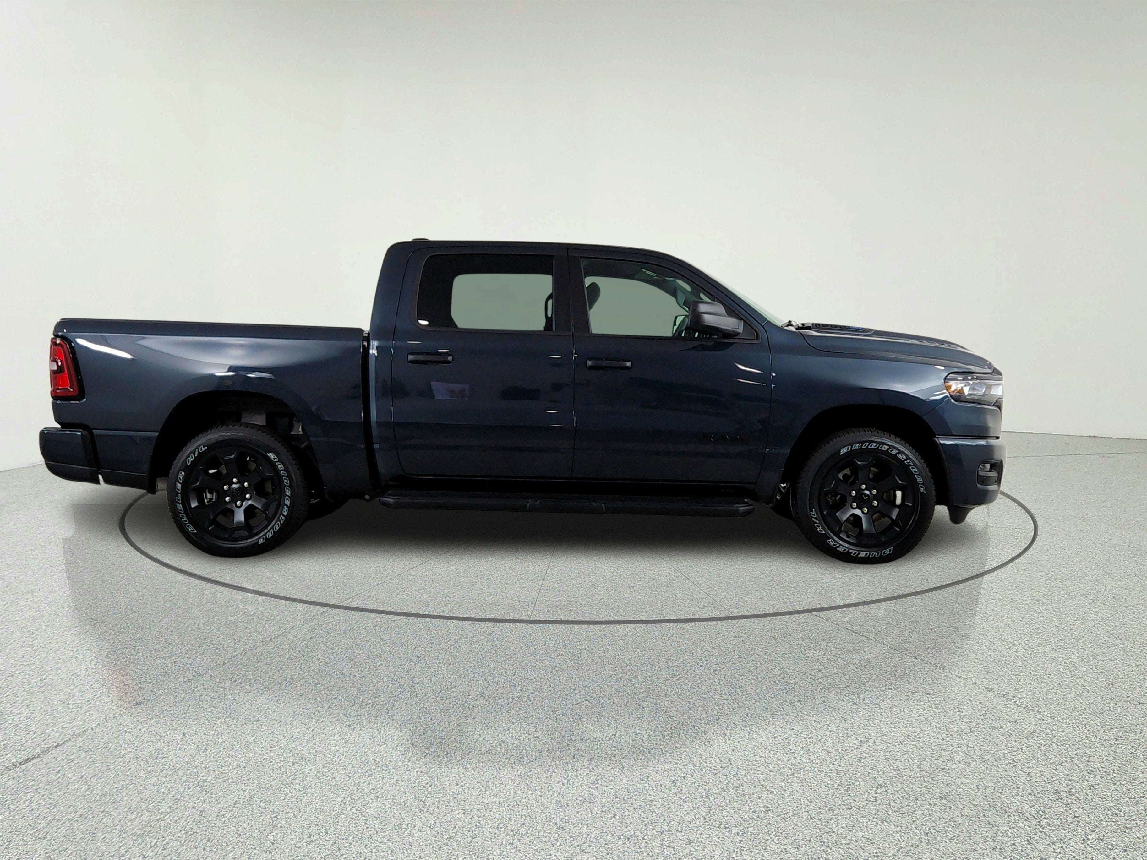 2026 RAM Ram 1500 RAM 1500 TRADESMAN CREW CAB 4X4 (144.5 IN WB 5 FT 7 IN BOX)