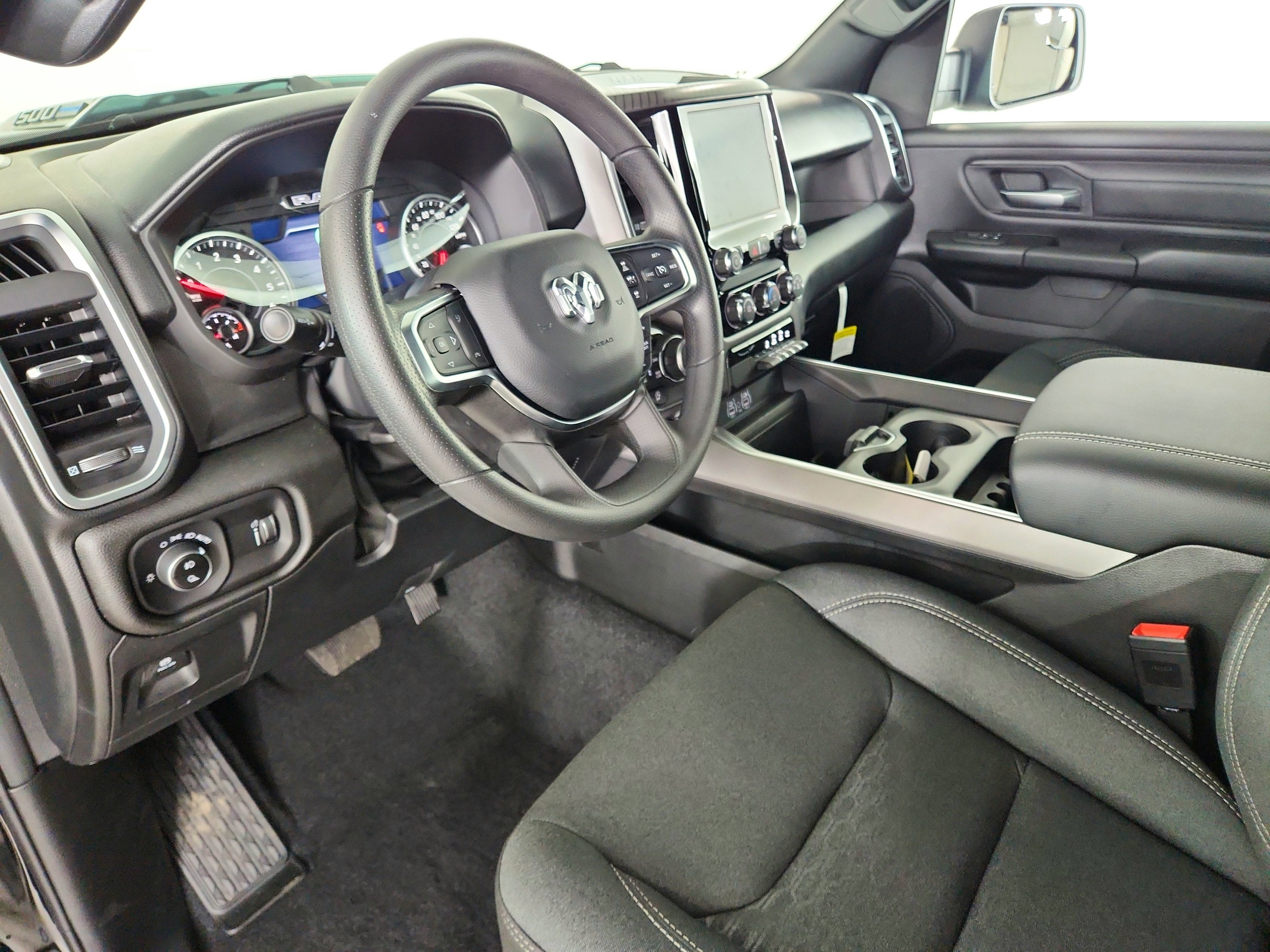 2026 RAM Ram 1500 RAM 1500 TRADESMAN CREW CAB 4X4 (144.5 IN WB 5 FT 7 IN BOX)