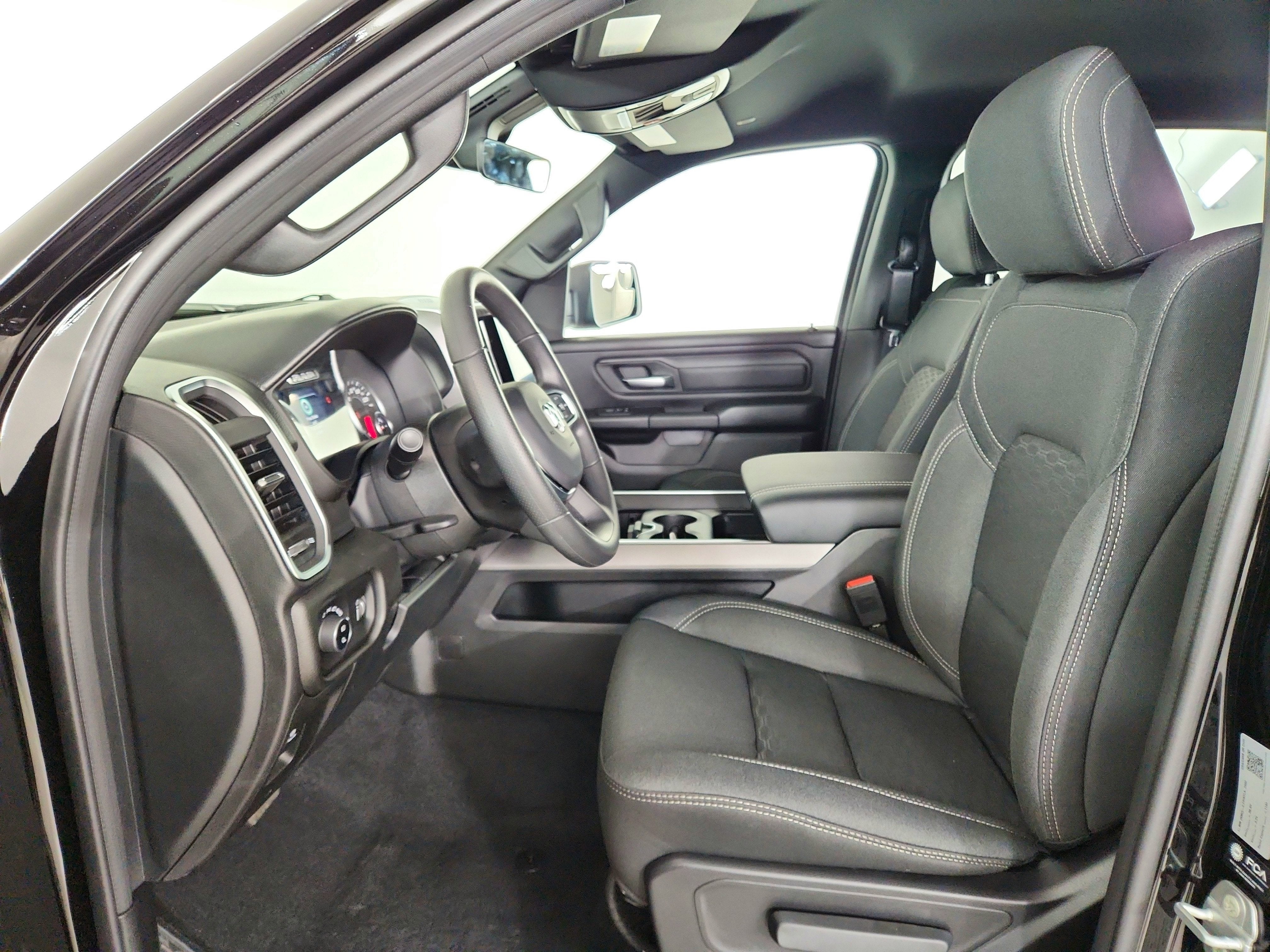 2026 RAM Ram 1500 RAM 1500 TRADESMAN CREW CAB 4X4 (144.5 IN WB 5 FT 7 IN BOX)