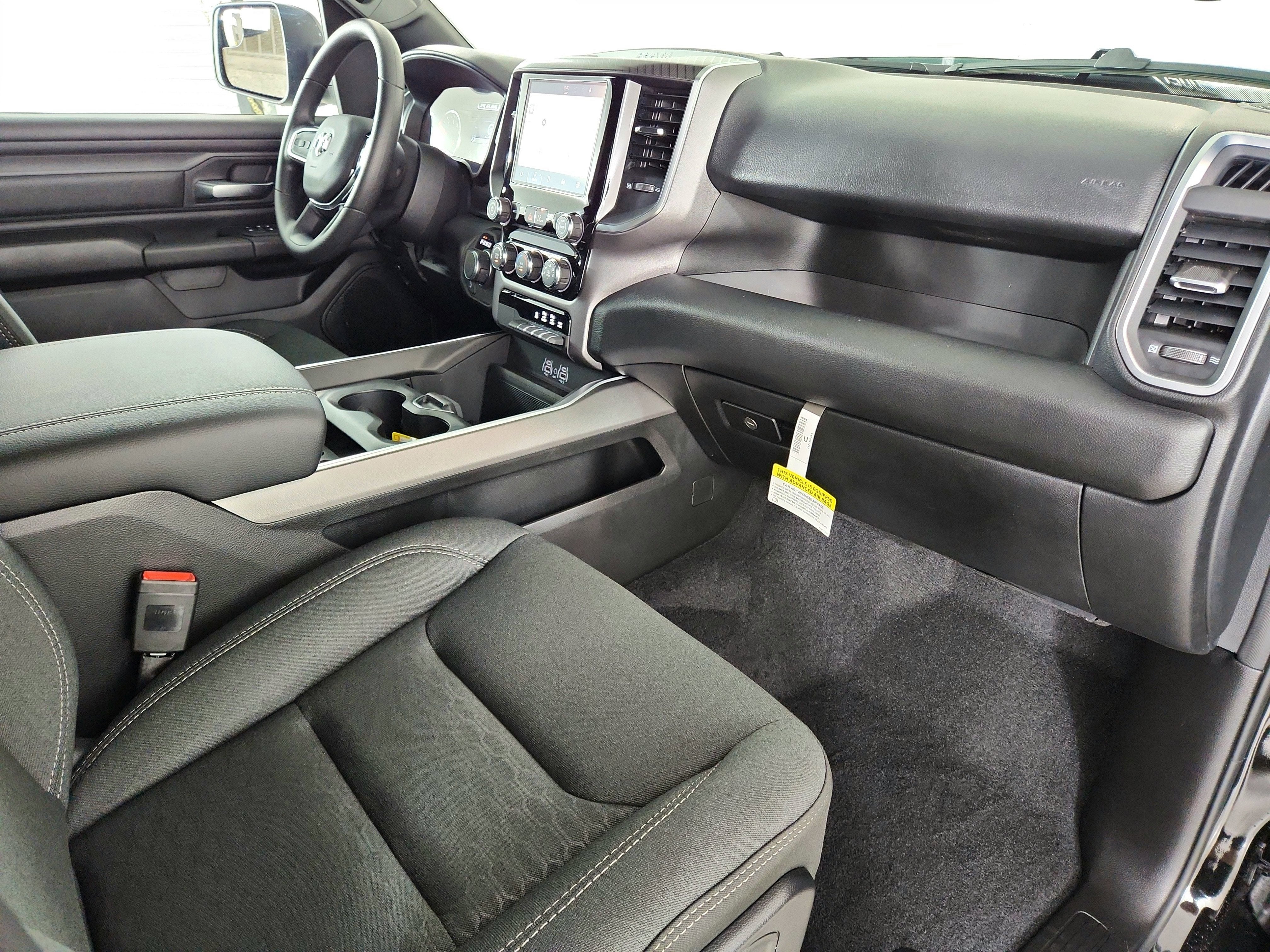 2026 RAM Ram 1500 RAM 1500 TRADESMAN CREW CAB 4X4 (144.5 IN WB 5 FT 7 IN BOX)