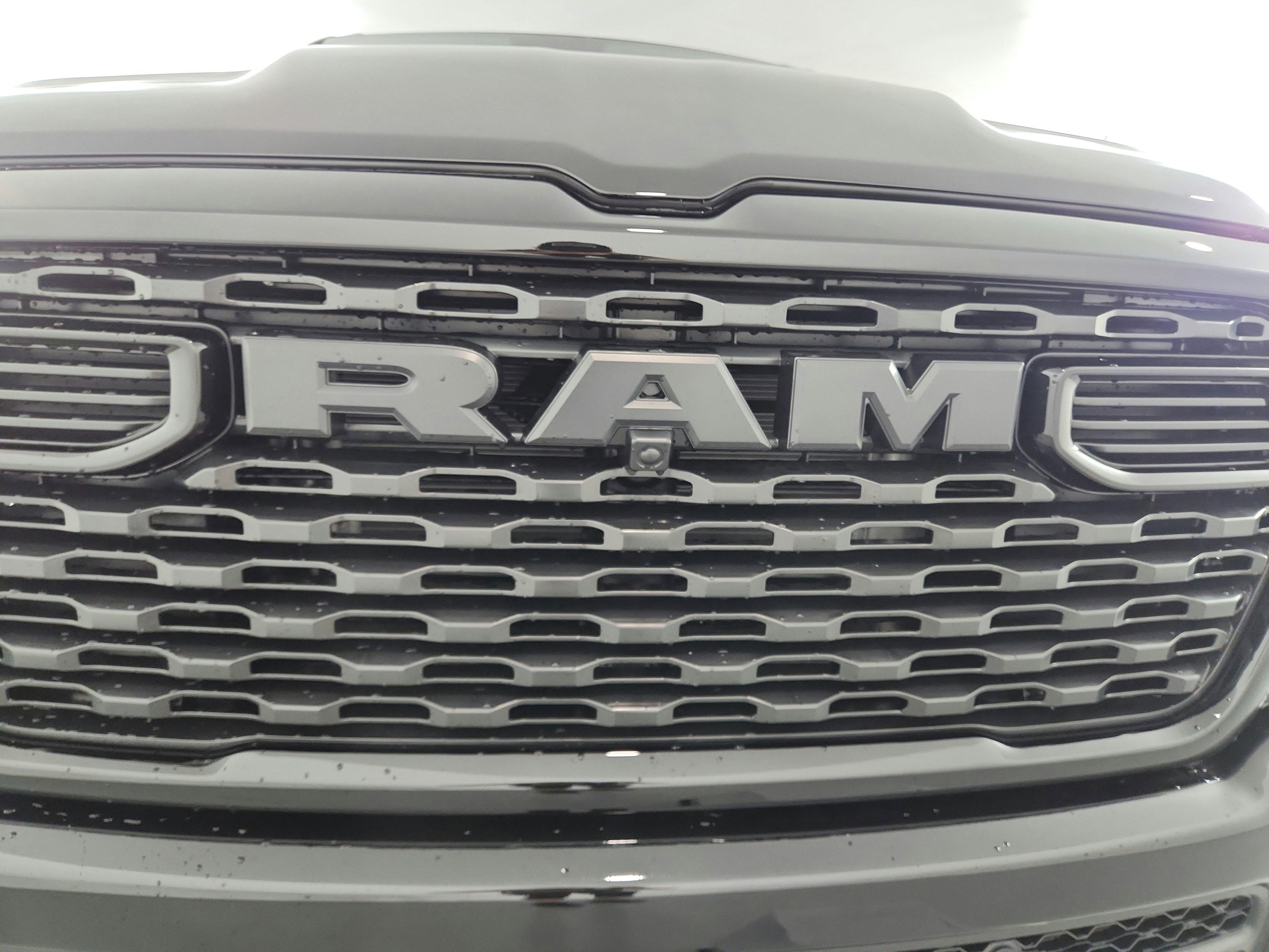 2026 RAM Ram 1500 RAM 1500 TRADESMAN CREW CAB 4X4 (144.5 IN WB 5 FT 7 IN BOX)