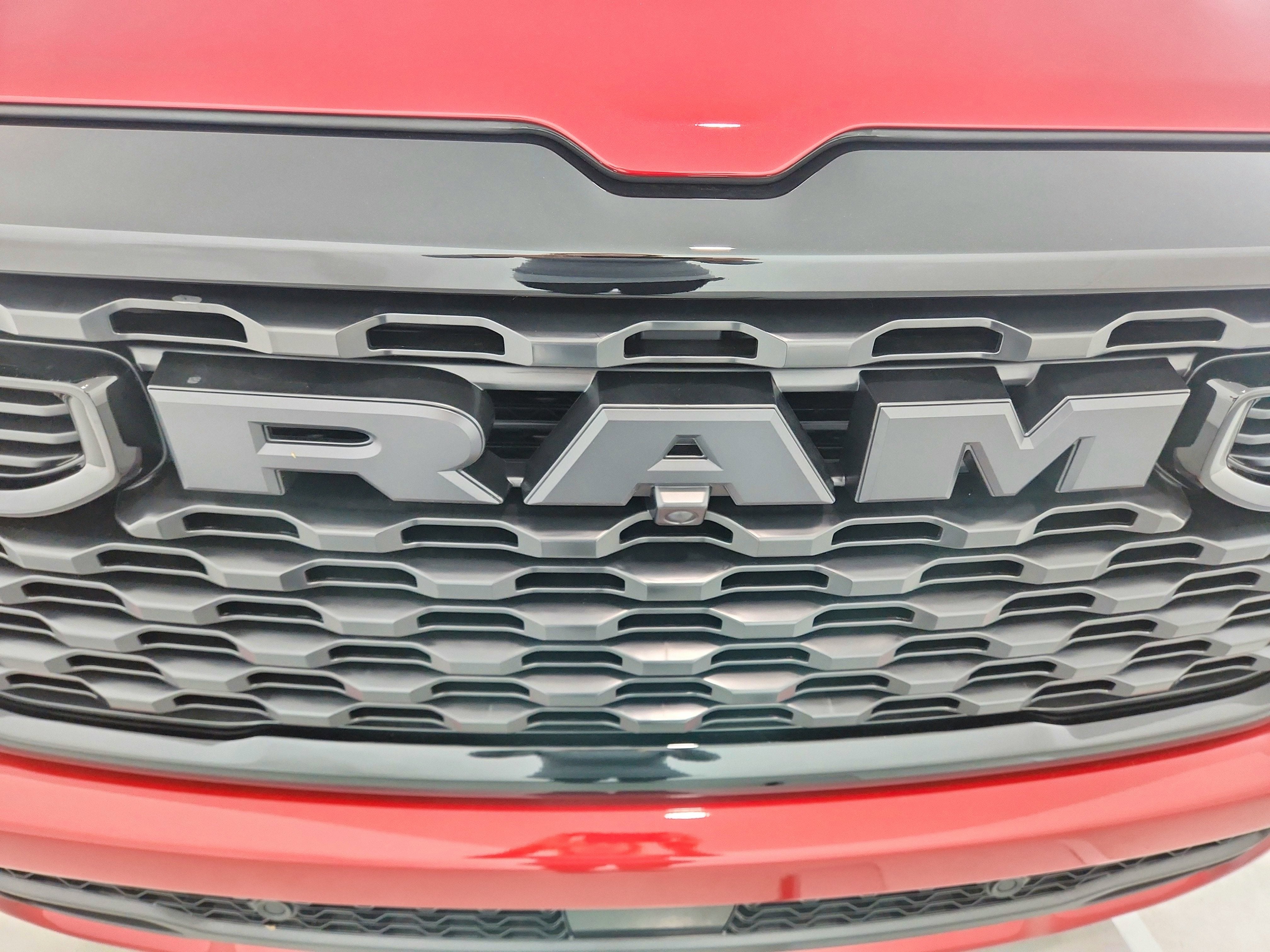 2026 RAM Ram 1500 RAM 1500 TRADESMAN CREW CAB 4X4 (144.5 IN WB 5 FT 7 IN BOX)