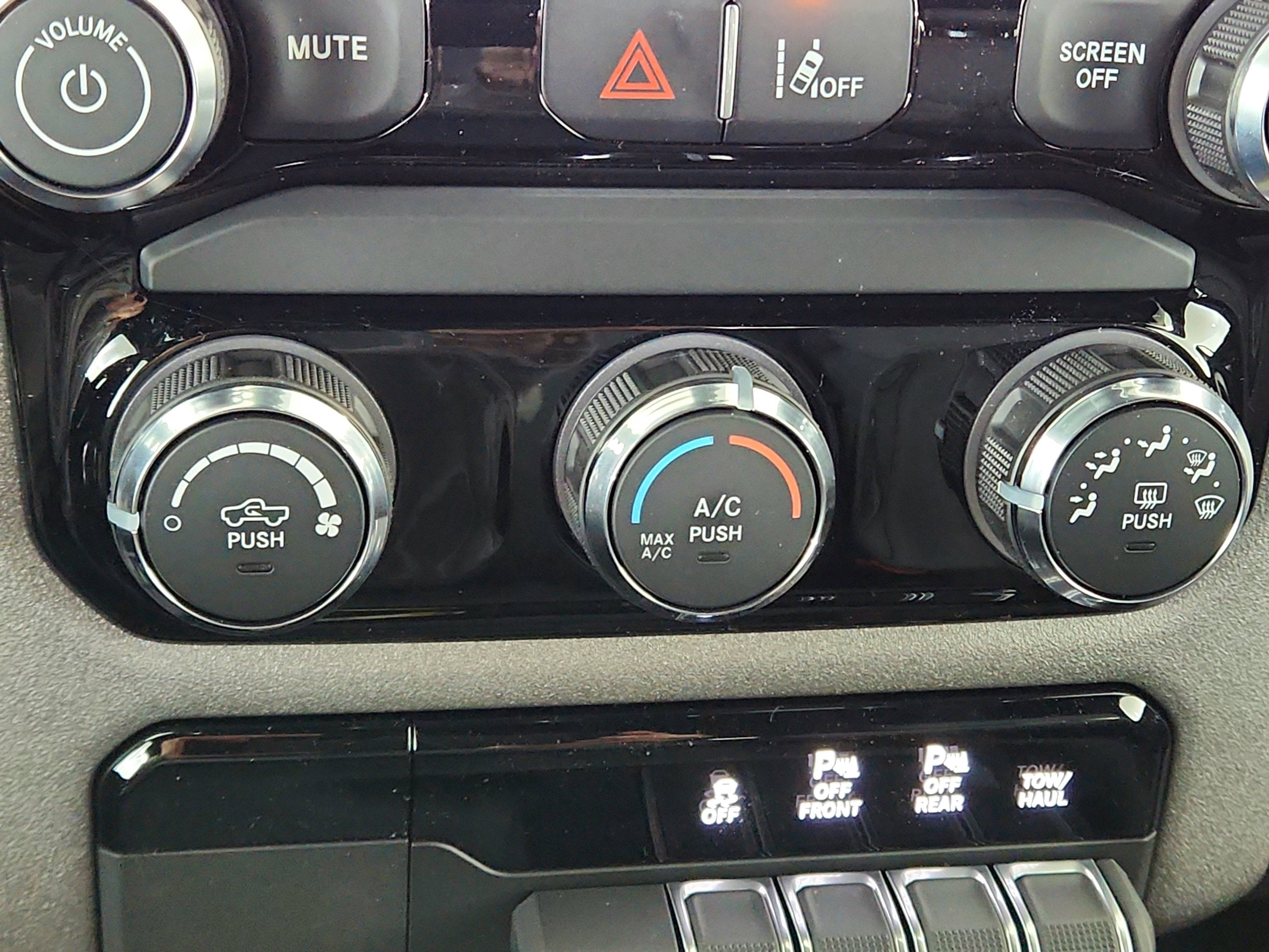 2026 RAM Ram 1500 RAM 1500 TRADESMAN QUAD CAB 4X2 (140 IN WB 6 FT 4 IN BOX)