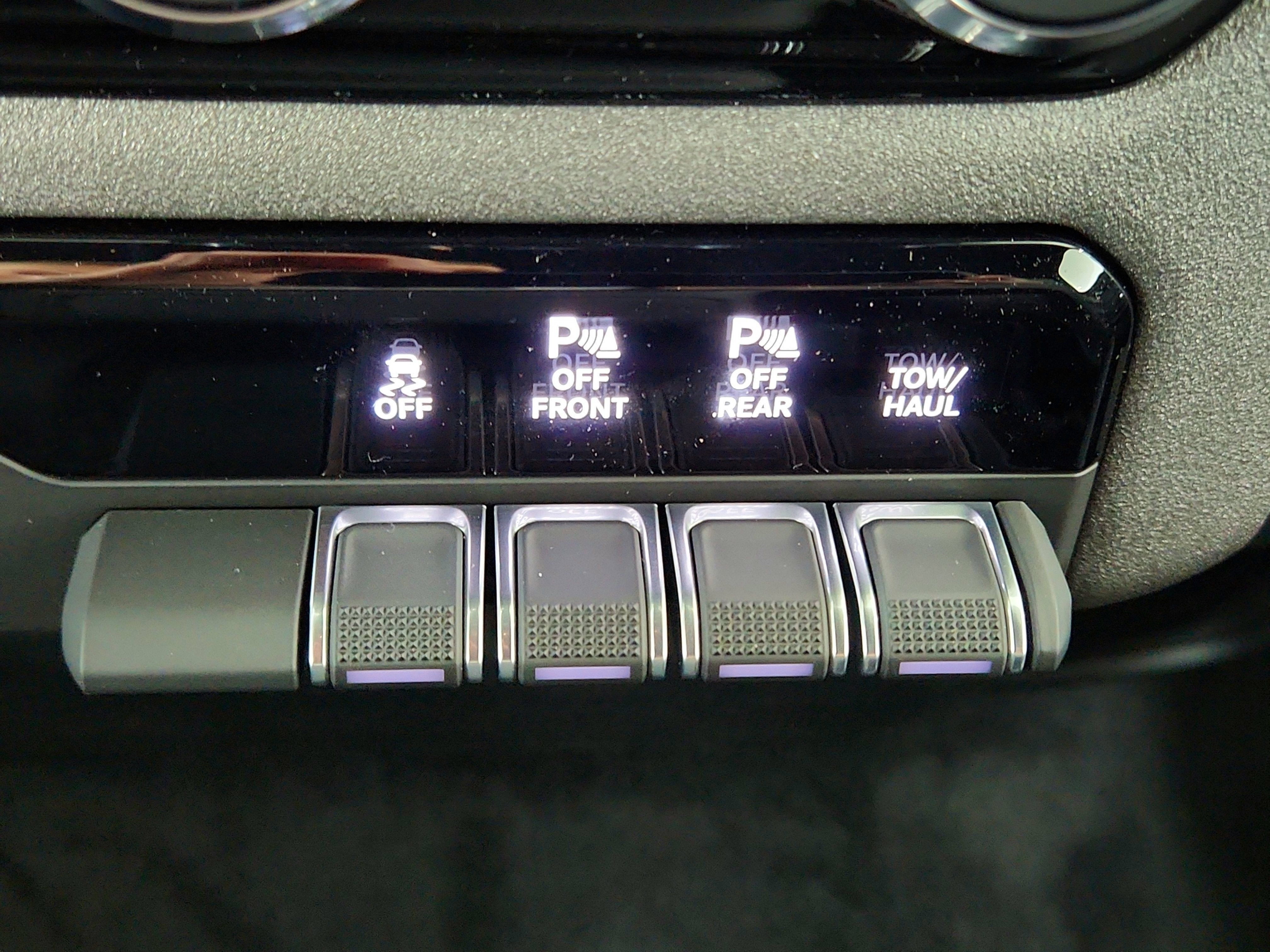 2026 RAM Ram 1500 RAM 1500 TRADESMAN QUAD CAB 4X2 (140 IN WB 6 FT 4 IN BOX)