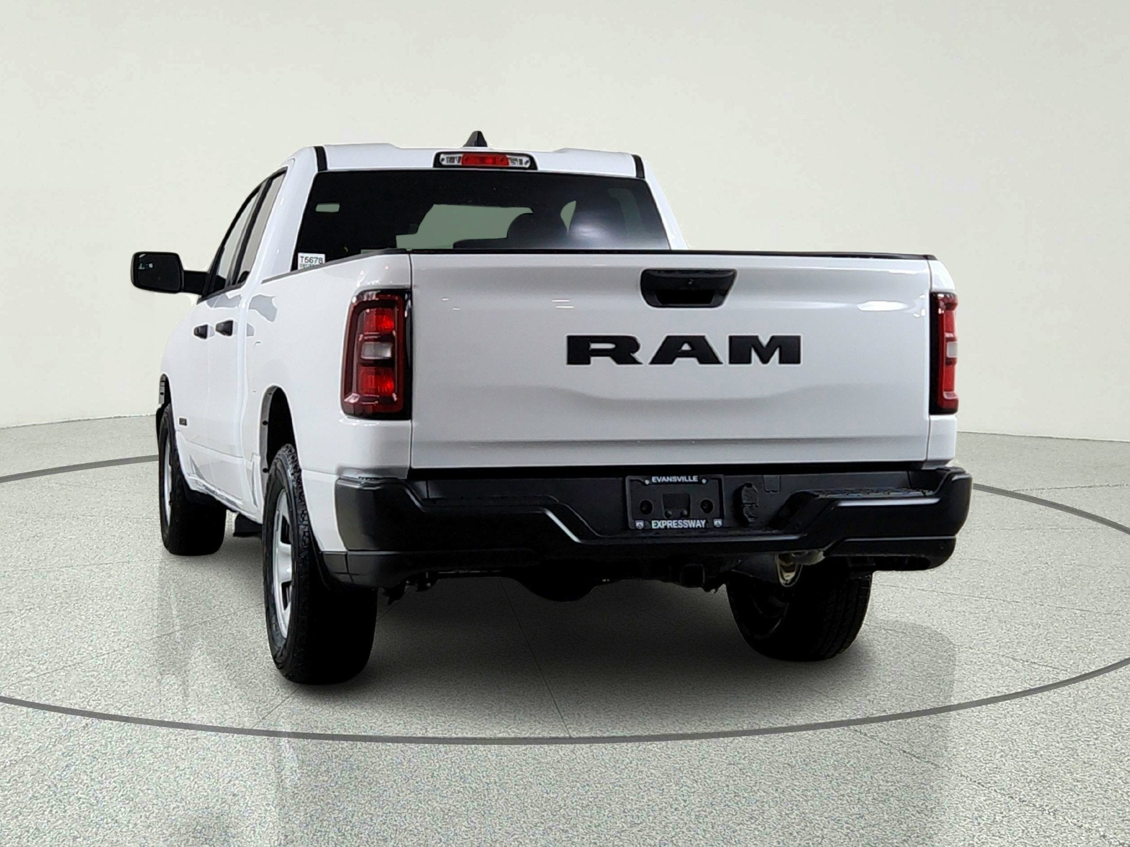 2026 RAM Ram 1500 RAM 1500 TRADESMAN QUAD CAB 4X2 (140 IN WB 6 FT 4 IN BOX)