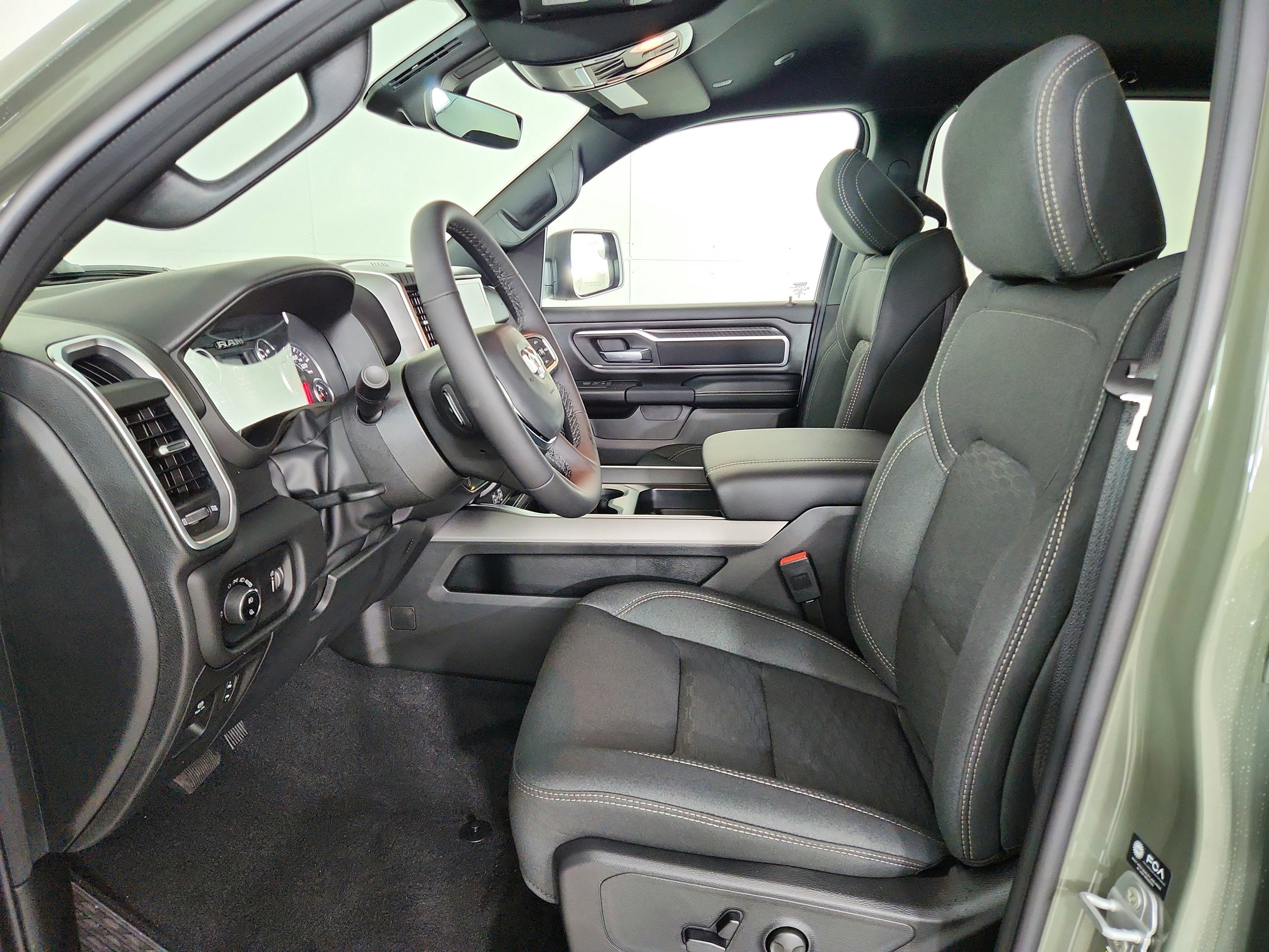 2026 RAM Ram 1500 RAM 1500 BIGHORN/LONESTAR CREW 4X4 (144.5 IN WB 5 FT 7 IN BOX)