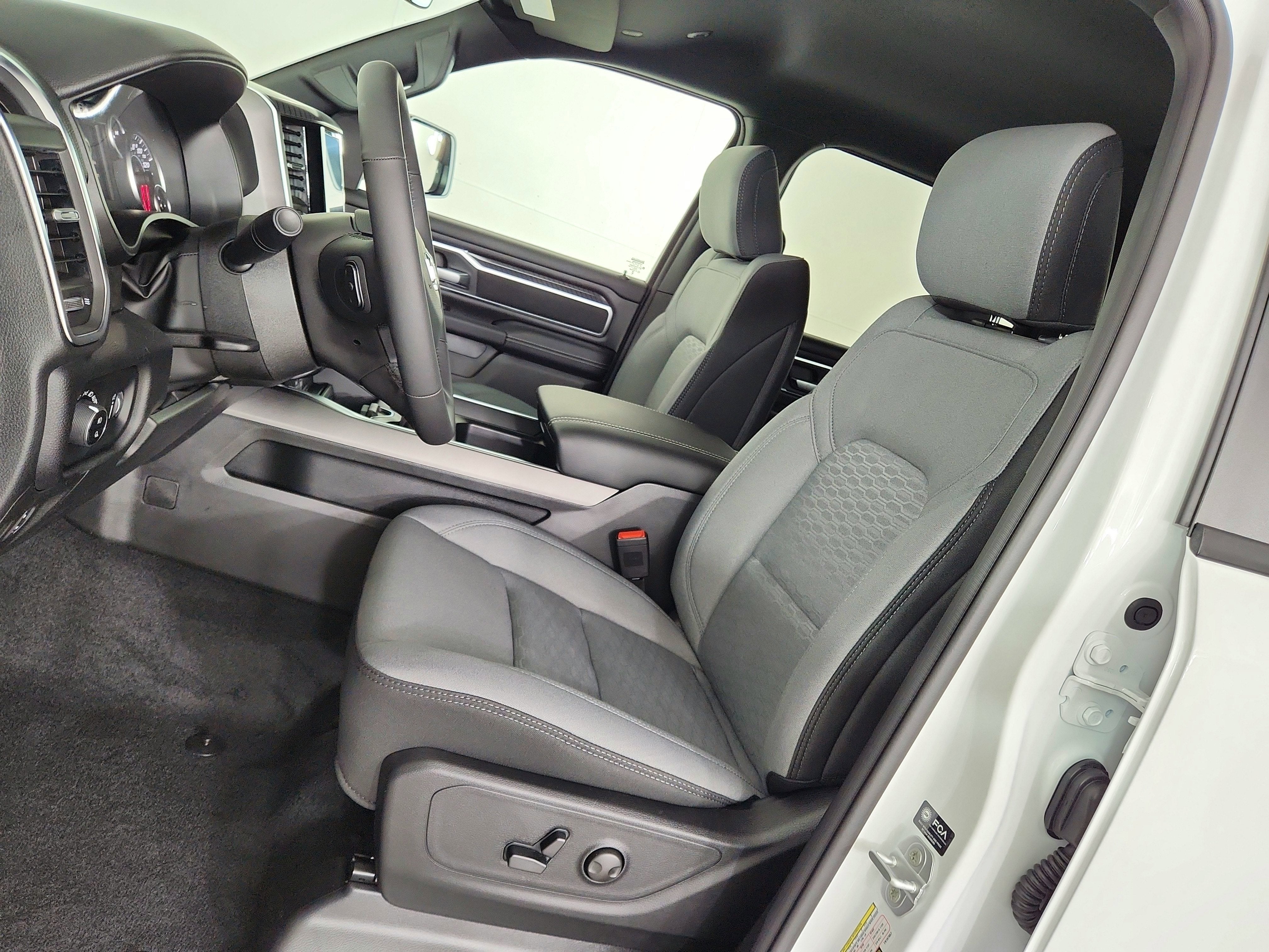 2026 RAM Ram 1500 RAM 1500 BIGHORN/LONESTAR CREW 4X4 (144.5 IN WB 5 FT 7 IN BOX)