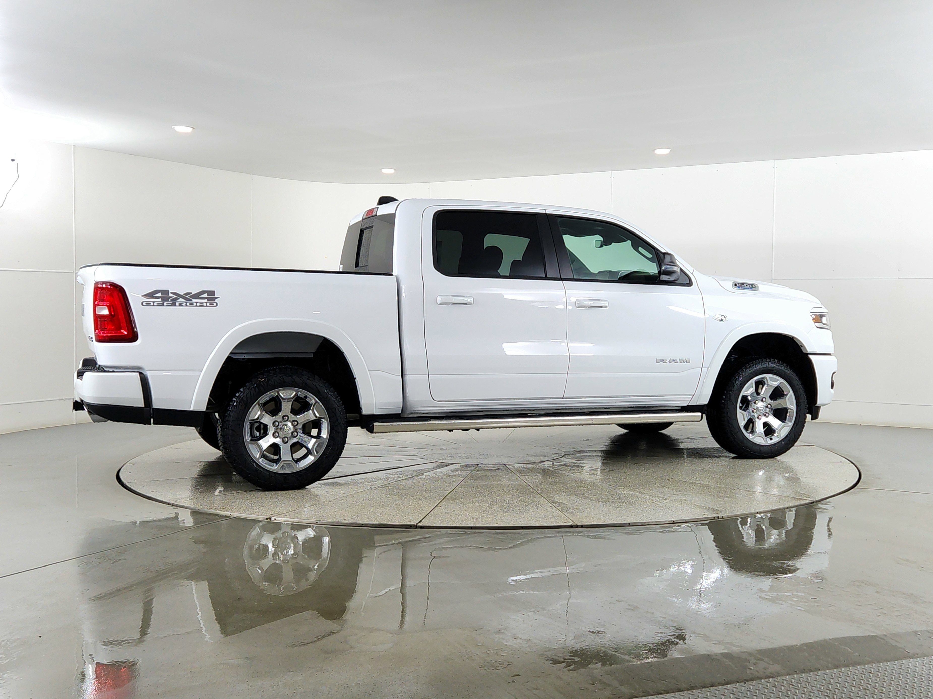 2026 RAM Ram 1500 RAM 1500 BIGHORN/LONESTAR CREW 4X4 (144.5 IN WB 5 FT 7 IN BOX)