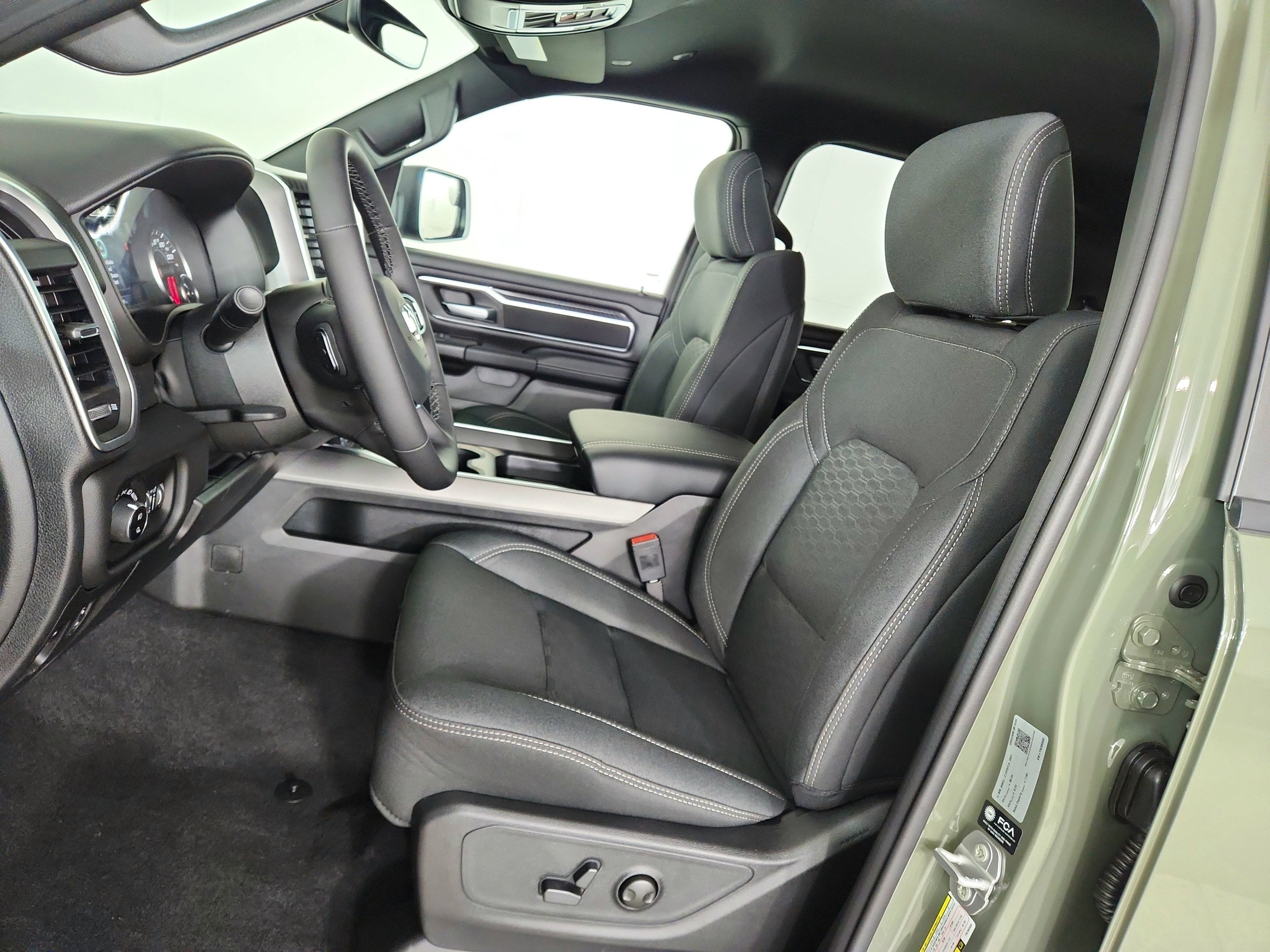 2026 RAM Ram 1500 RAM 1500 BIGHORN/LONESTAR CREW 4X4 (144.5 IN WB 5 FT 7 IN BOX)