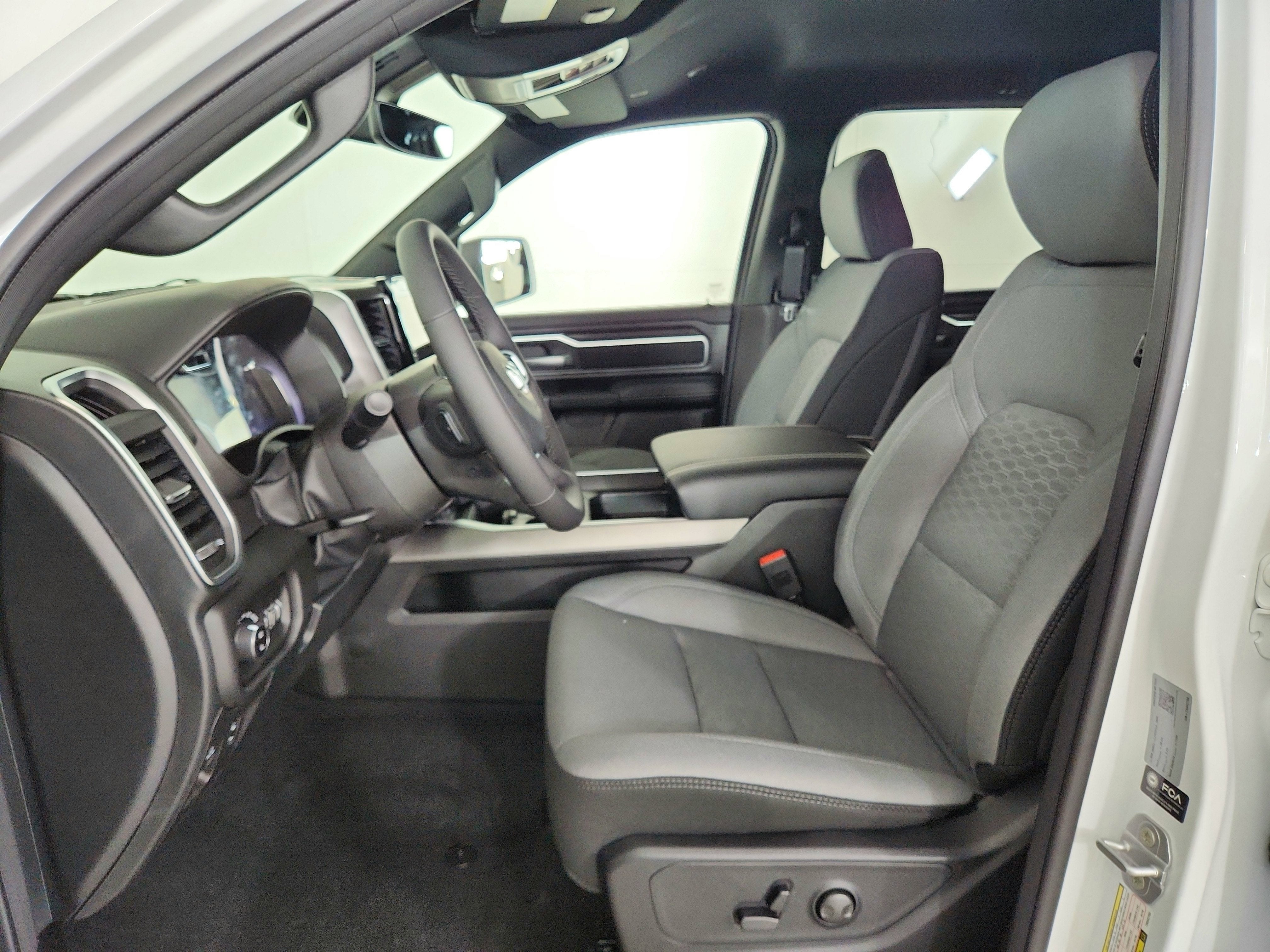 2026 RAM Ram 1500 RAM 1500 BIGHORN/LONESTAR CREW 4X4 (144.5 IN WB 5 FT 7 IN BOX)