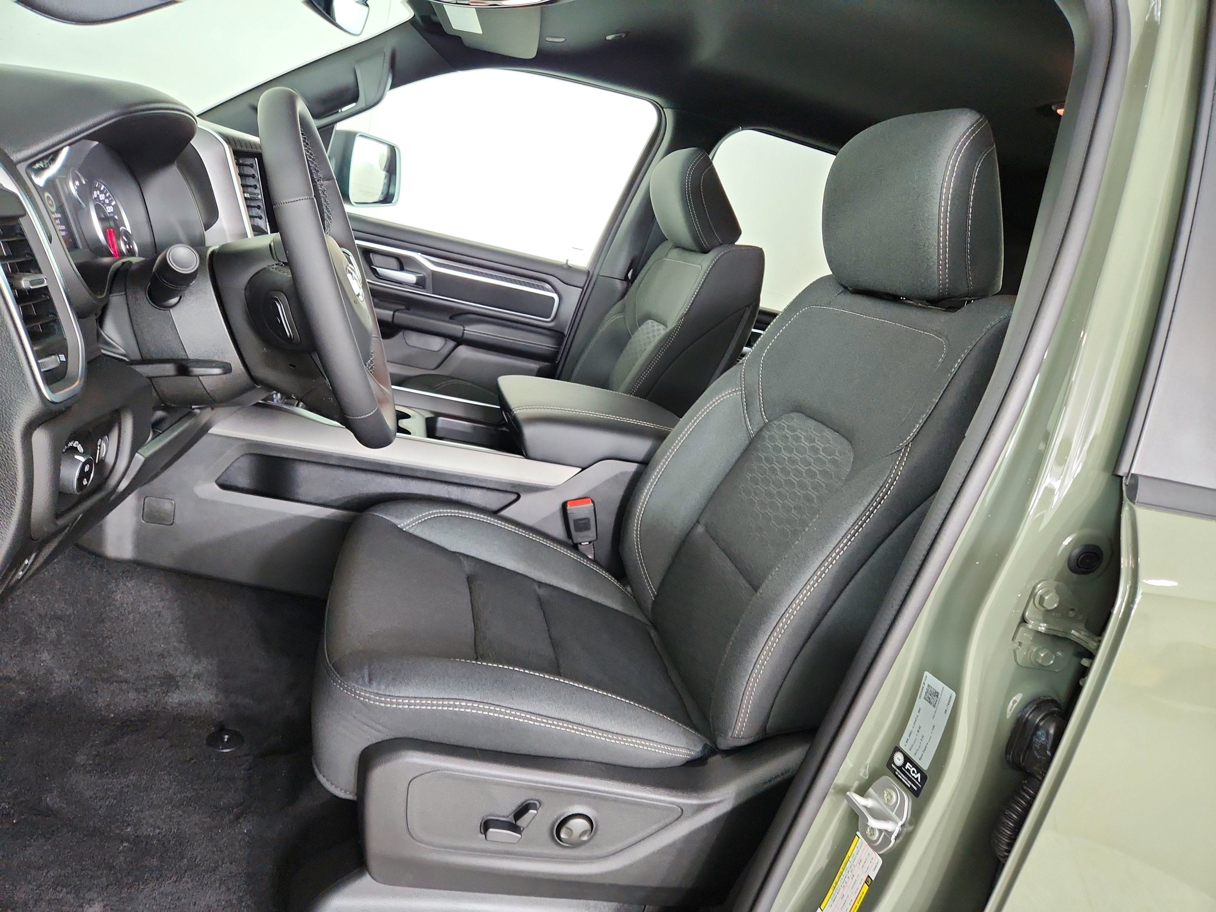 2026 RAM Ram 1500 RAM 1500 BIGHORN/LONESTAR CREW 4X4 (144.5 IN WB 5 FT 7 IN BOX)