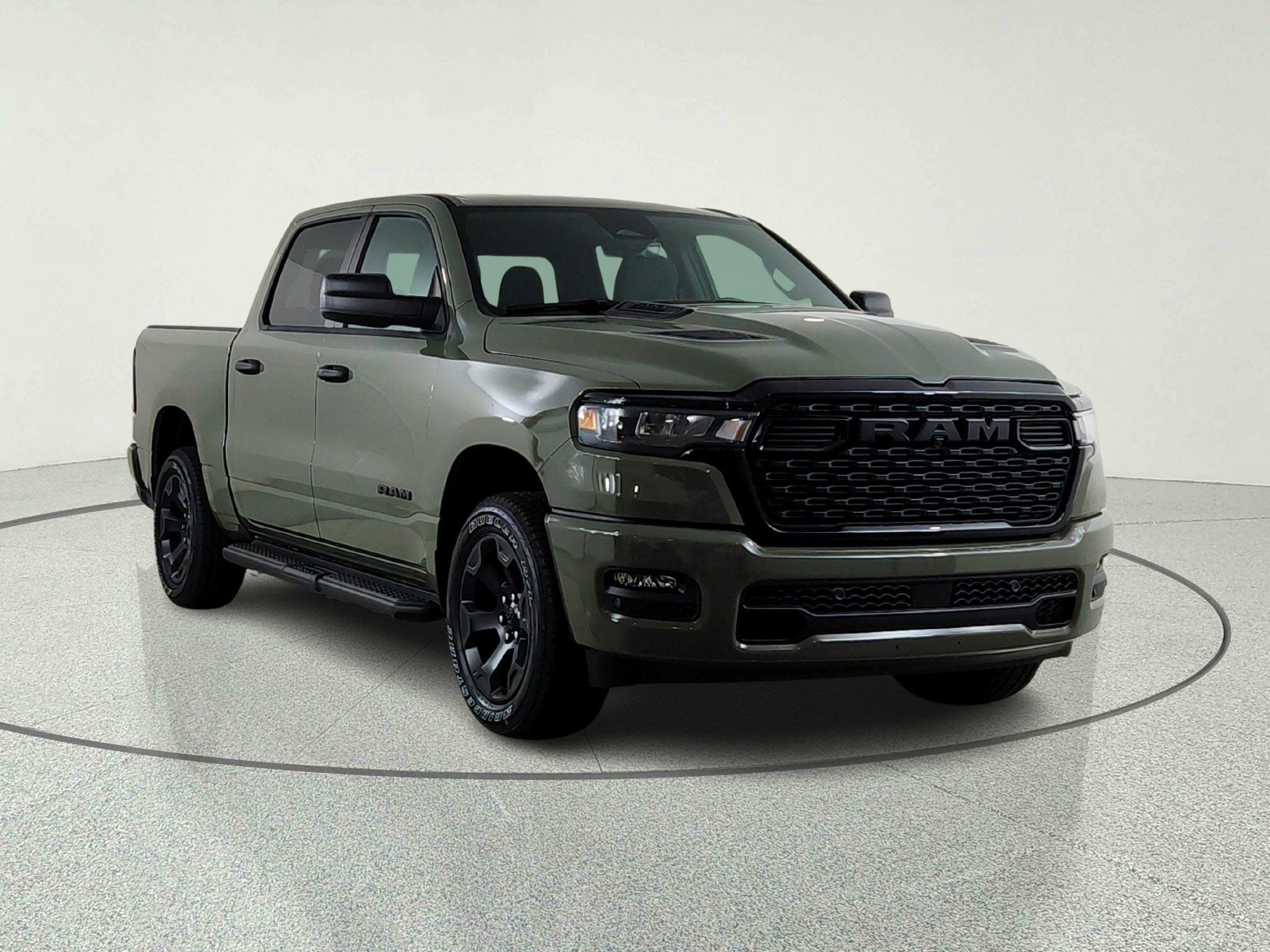 2026 RAM Ram 1500 RAM 1500 TRADESMAN CREW CAB 4X4 (144.5 IN WB 5 FT 7 IN BOX)