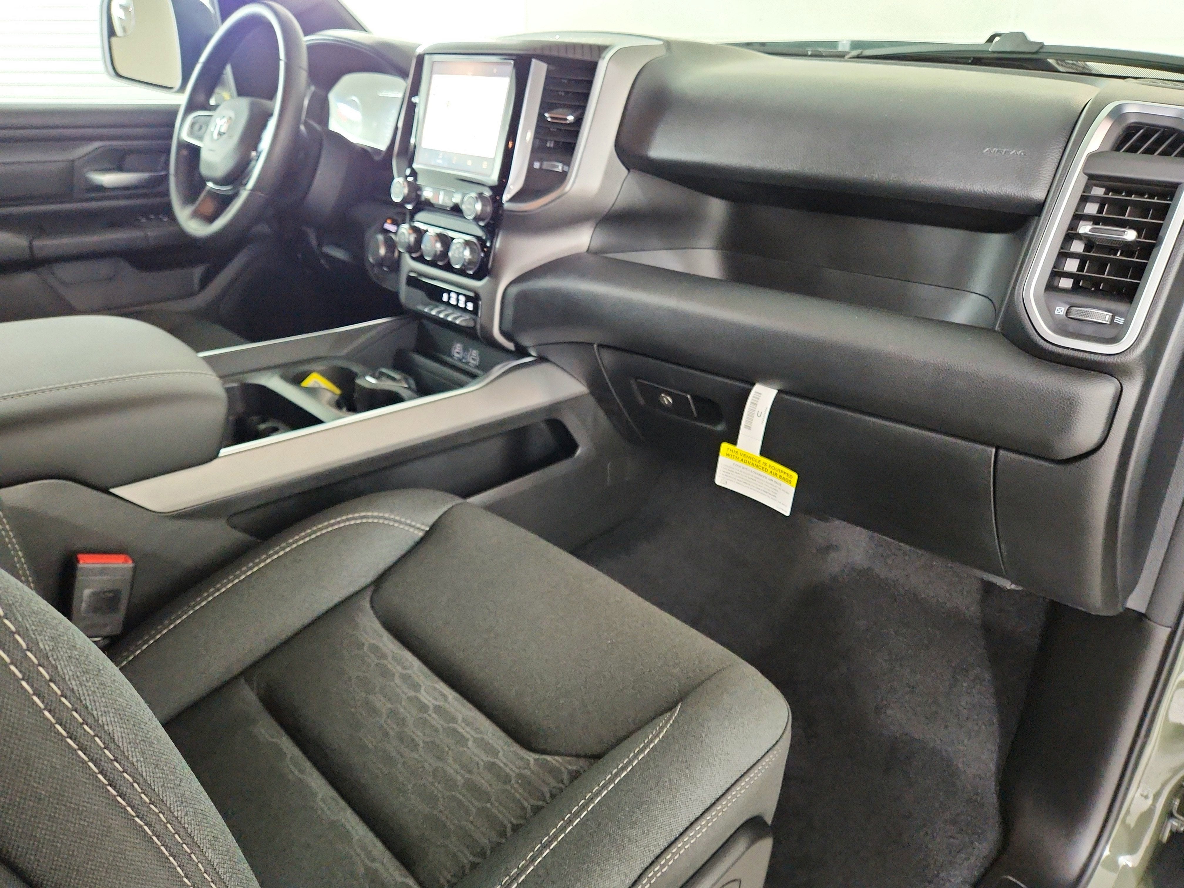 2026 RAM Ram 1500 RAM 1500 TRADESMAN CREW CAB 4X4 (144.5 IN WB 5 FT 7 IN BOX)