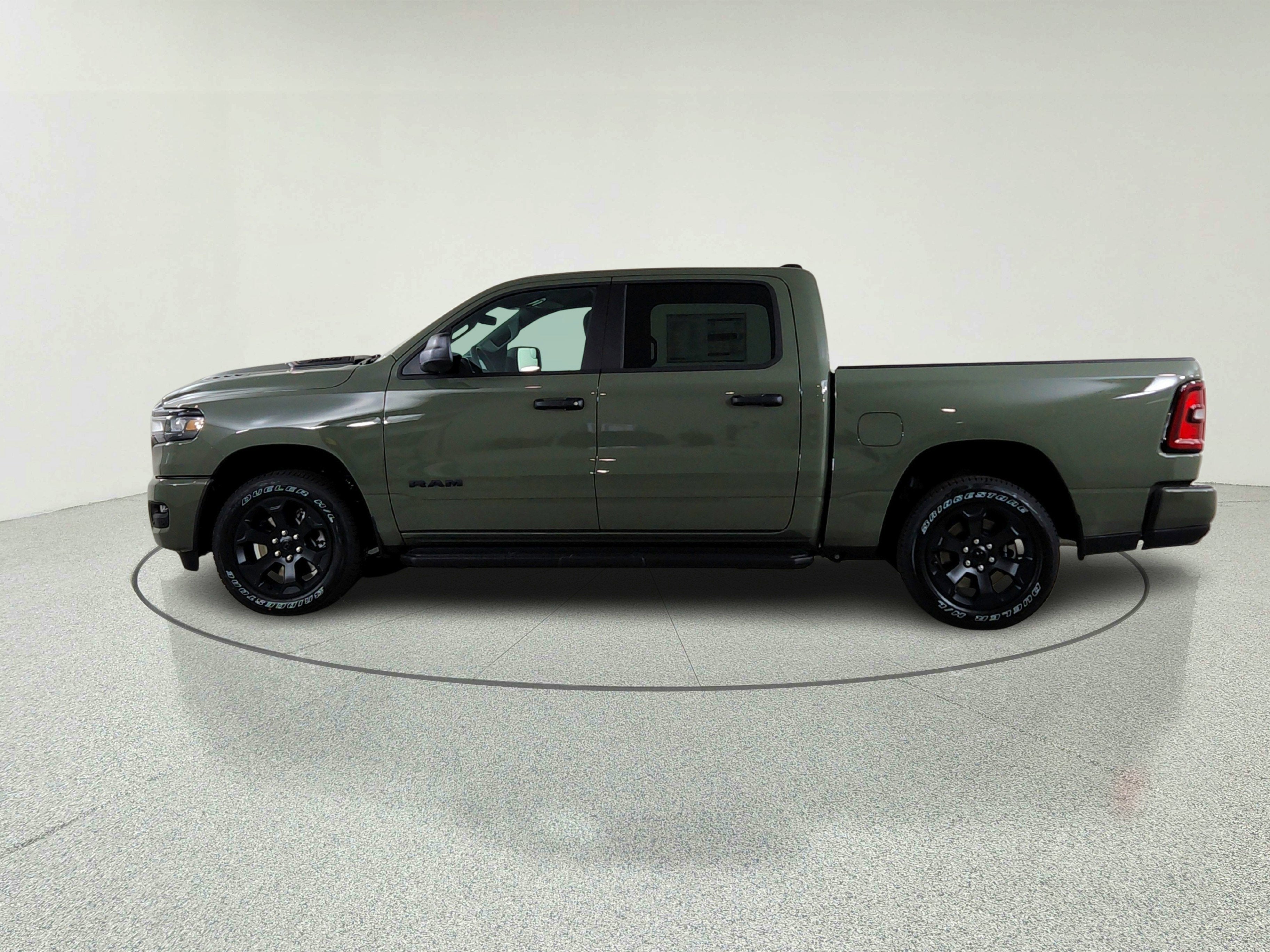 2026 RAM Ram 1500 RAM 1500 TRADESMAN CREW CAB 4X4 (144.5 IN WB 5 FT 7 IN BOX)