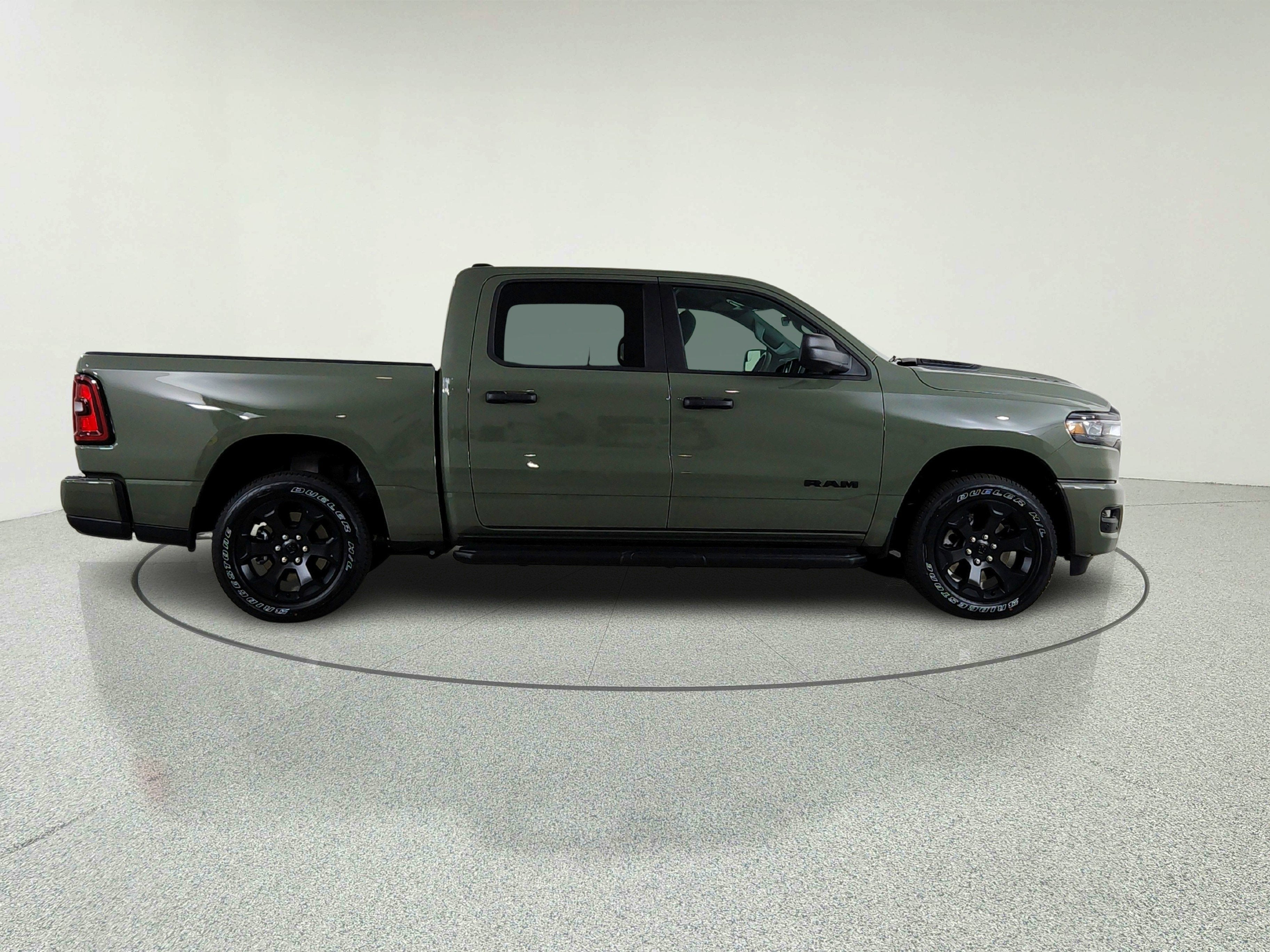 2026 RAM Ram 1500 RAM 1500 TRADESMAN CREW CAB 4X4 (144.5 IN WB 5 FT 7 IN BOX)