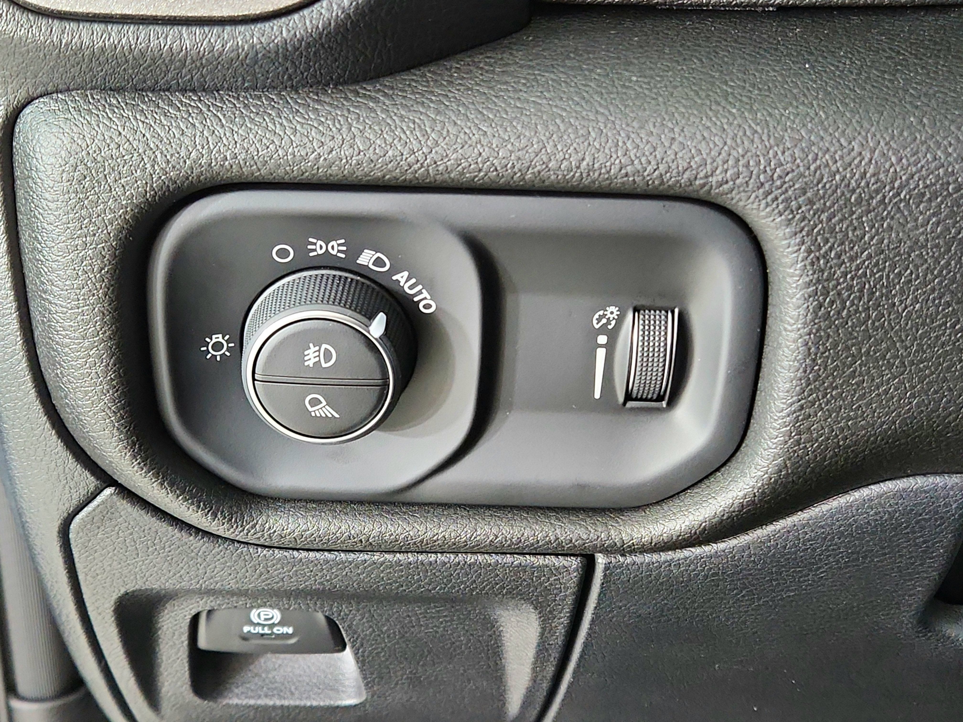 2026 RAM Ram 1500 2026 RAM 1500 TRADESMAN CREW CAB 4DR 144.5 WB 4WD