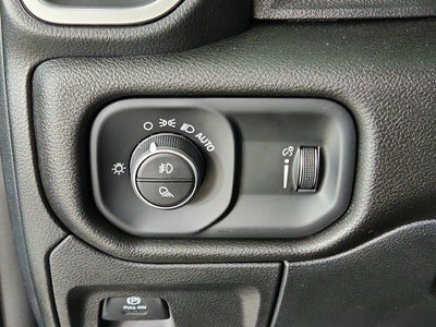 2026 RAM Ram 1500 RAM 1500 TRADESMAN CREW CAB 4X4 (144.5 IN WB 5 FT 7 IN BOX)