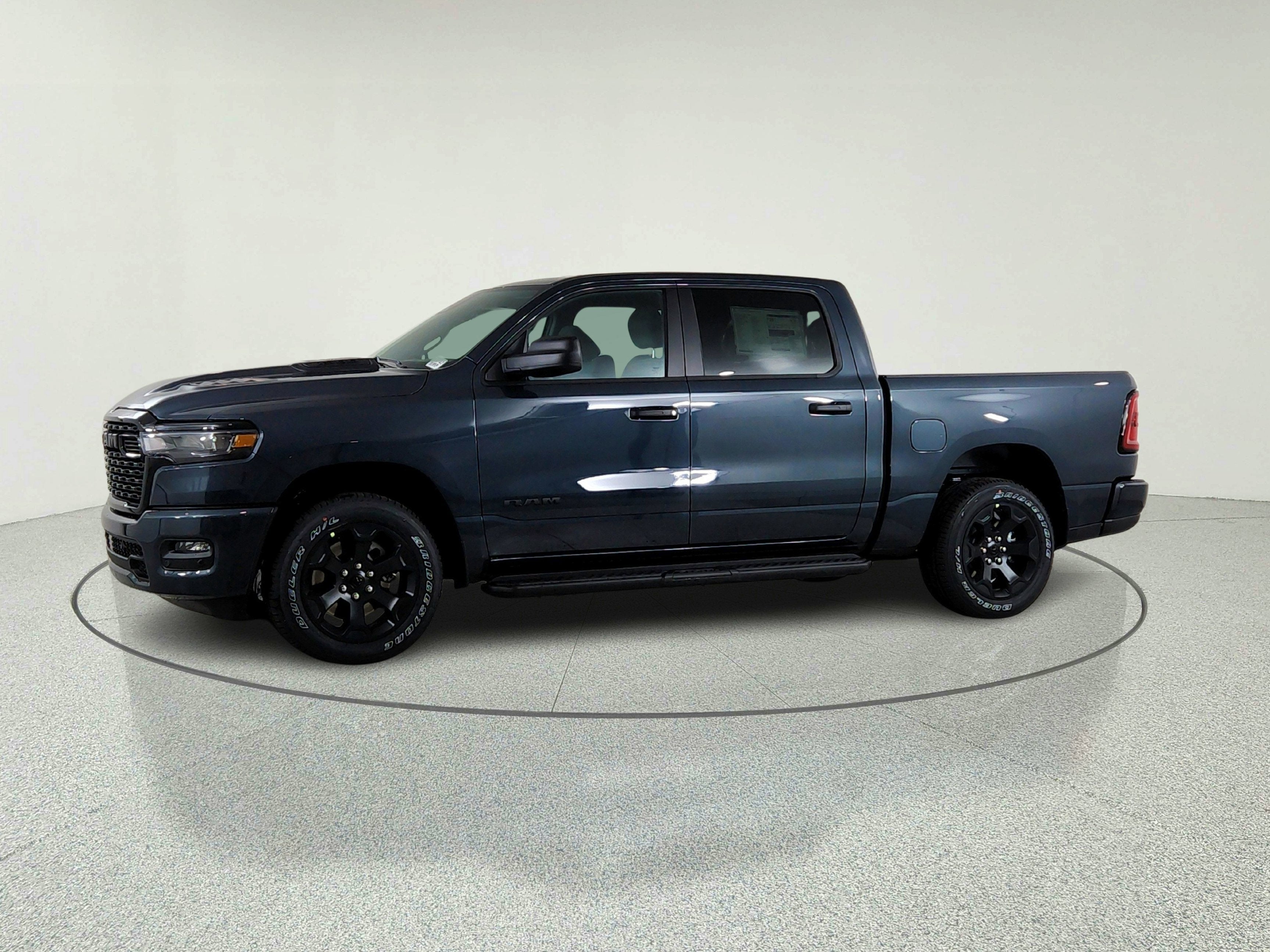 2026 RAM Ram 1500 RAM 1500 TRADESMAN CREW CAB 4X4 (144.5 IN WB 5 FT 7 IN BOX)