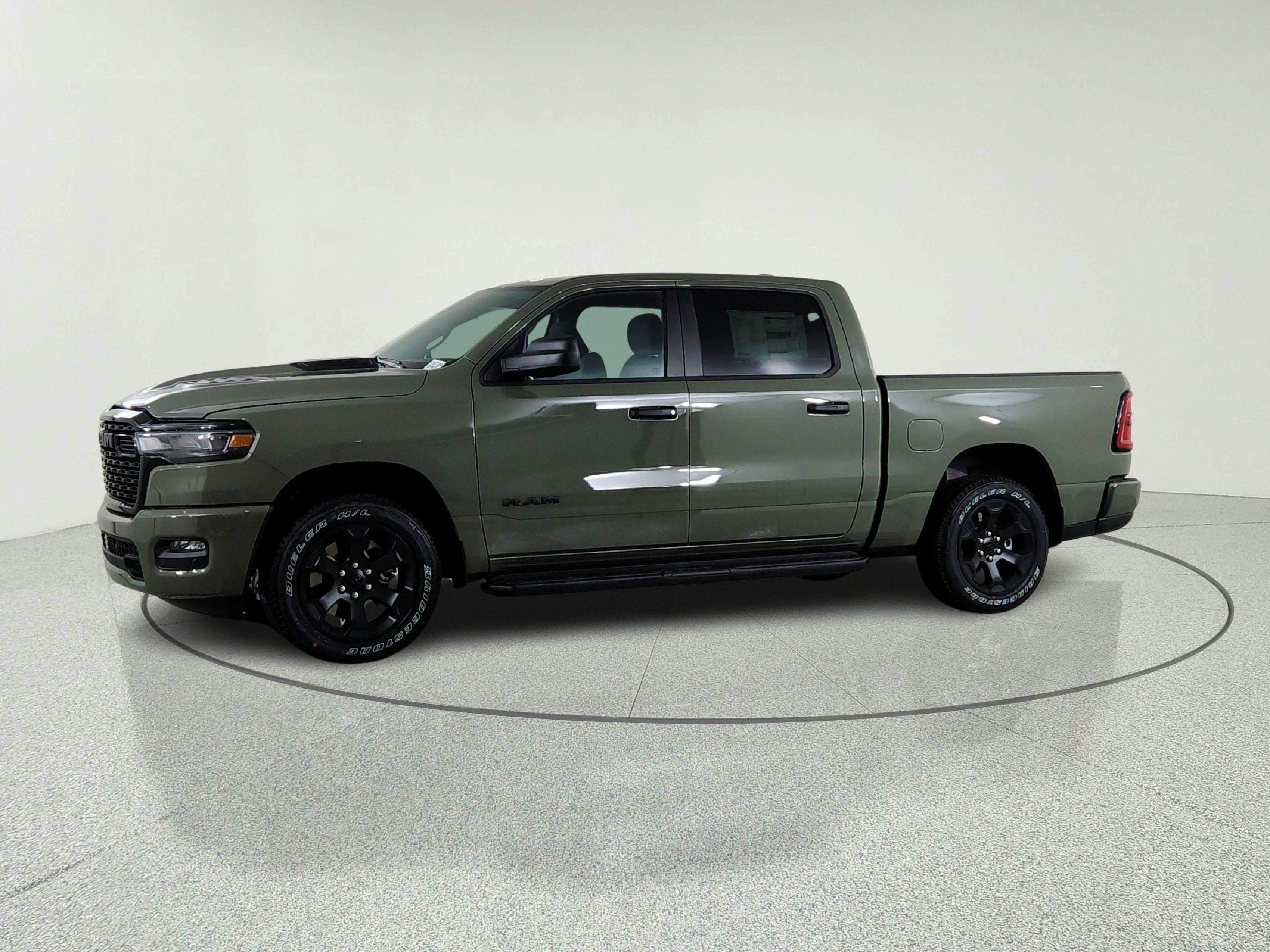 2026 RAM Ram 1500 RAM 1500 TRADESMAN CREW CAB 4X4 (144.5 IN WB 5 FT 7 IN BOX)