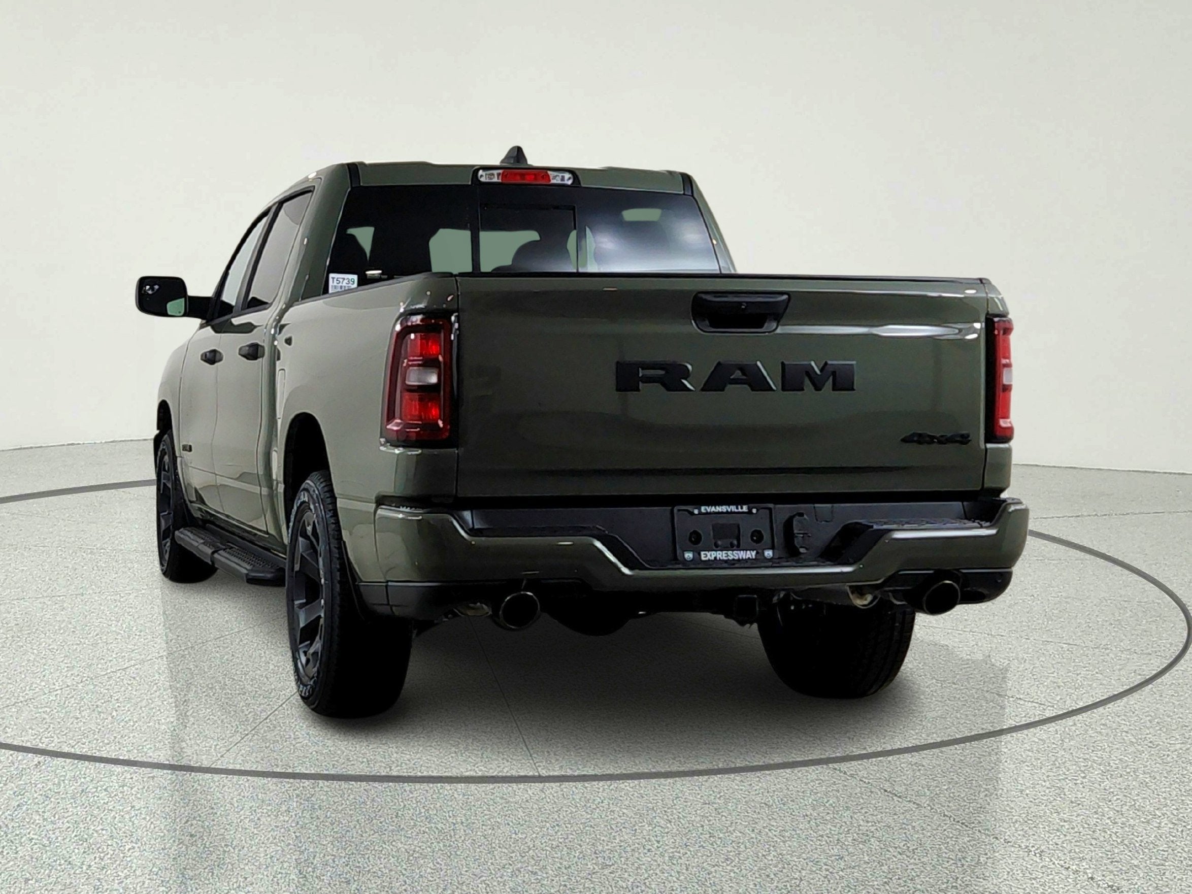 2026 RAM Ram 1500 RAM 1500 TRADESMAN CREW CAB 4X4 (144.5 IN WB 5 FT 7 IN BOX)