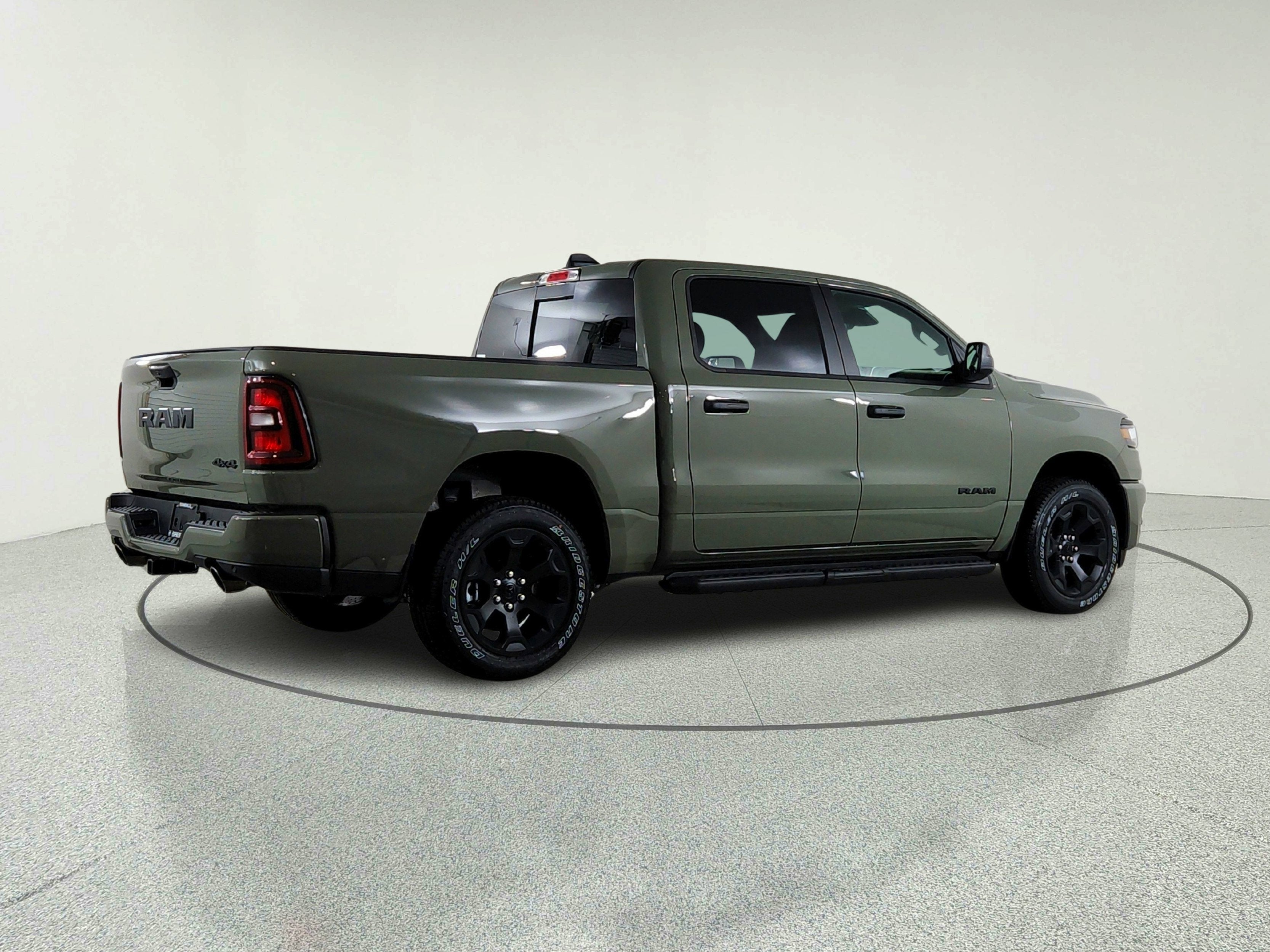 2026 RAM Ram 1500 RAM 1500 TRADESMAN CREW CAB 4X4 (144.5 IN WB 5 FT 7 IN BOX)