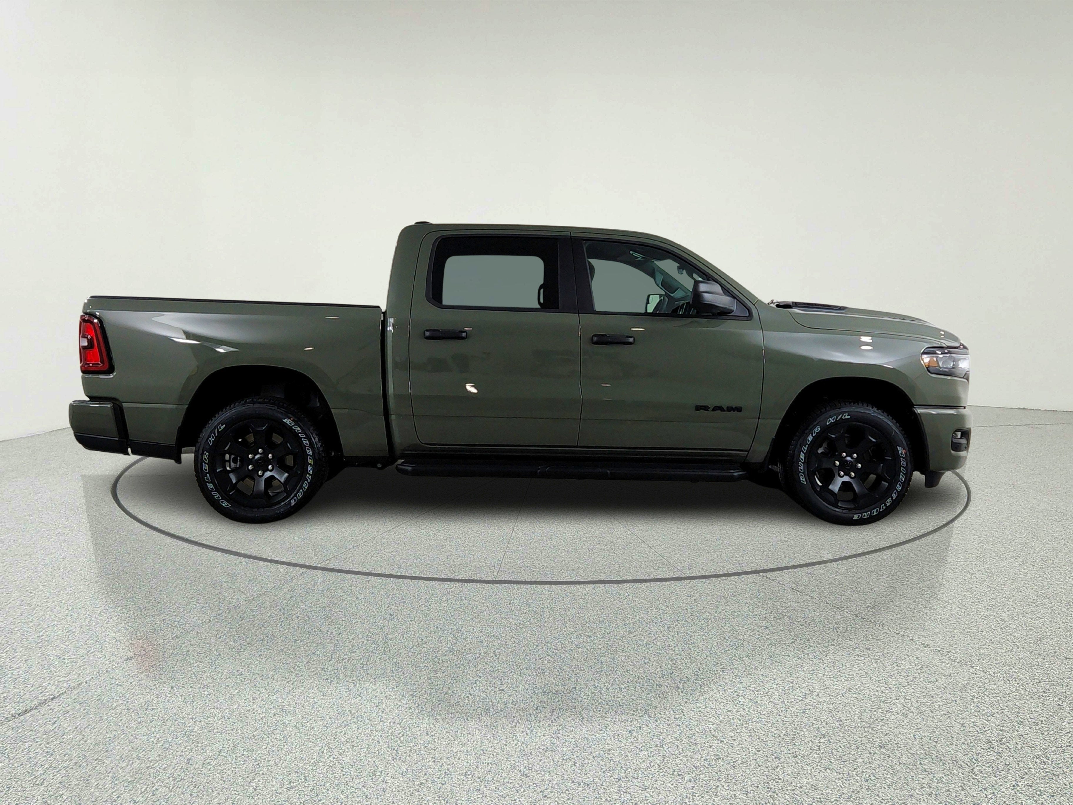 2026 RAM Ram 1500 RAM 1500 TRADESMAN CREW CAB 4X4 (144.5 IN WB 5 FT 7 IN BOX)