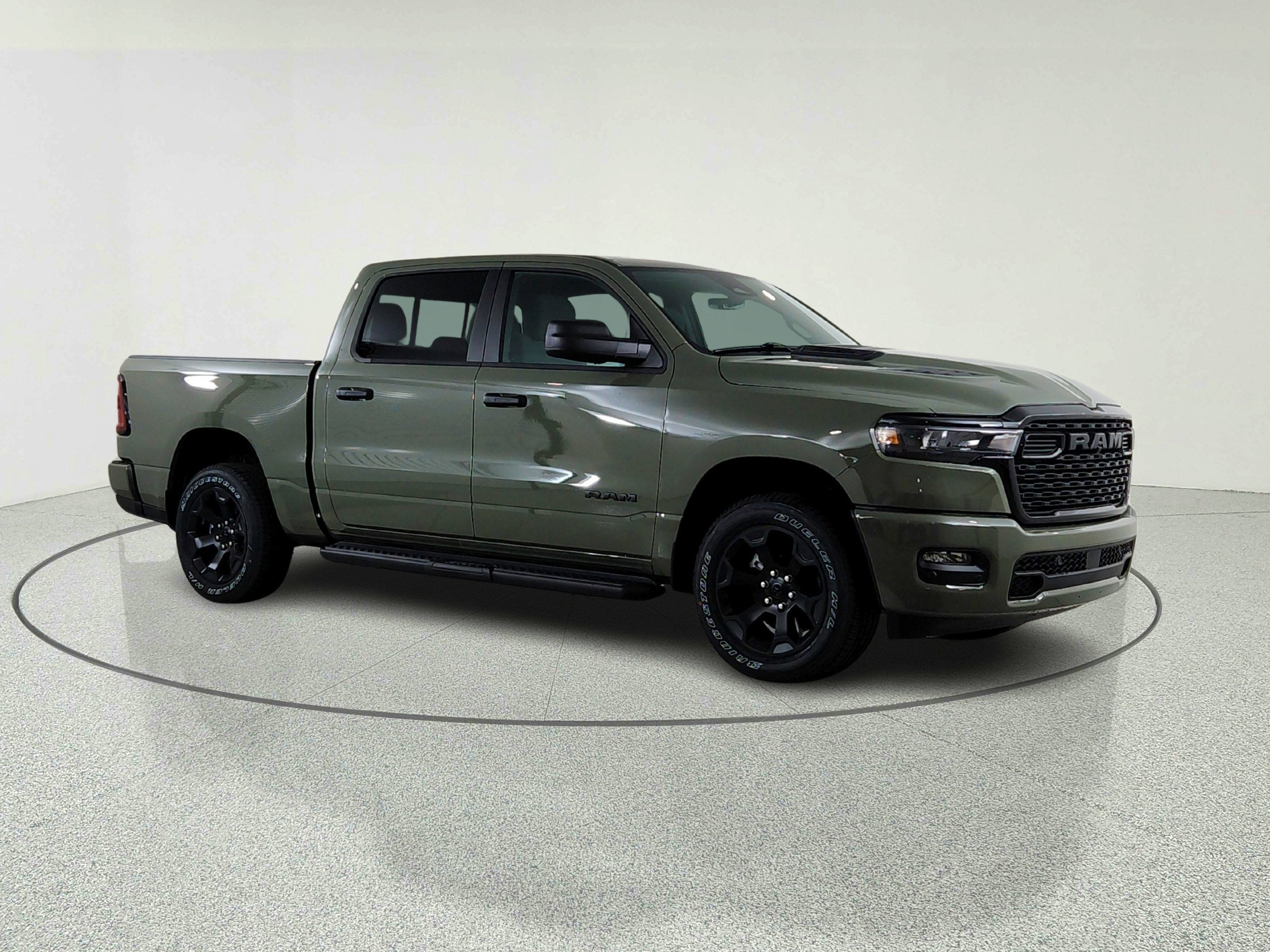 2026 RAM Ram 1500 RAM 1500 TRADESMAN CREW CAB 4X4 (144.5 IN WB 5 FT 7 IN BOX)
