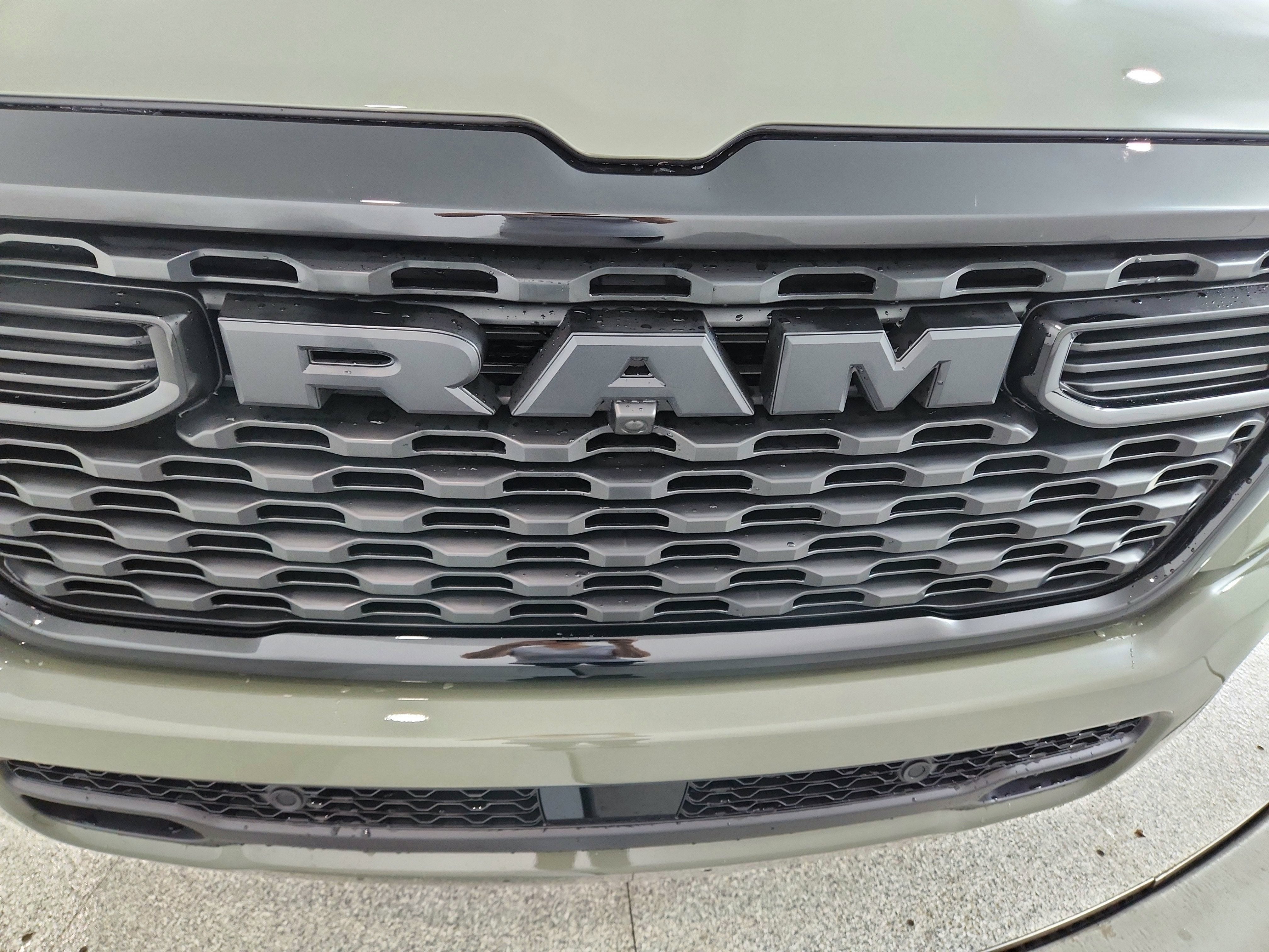 2026 RAM Ram 1500 RAM 1500 TRADESMAN CREW CAB 4X4 (144.5 IN WB 5 FT 7 IN BOX)
