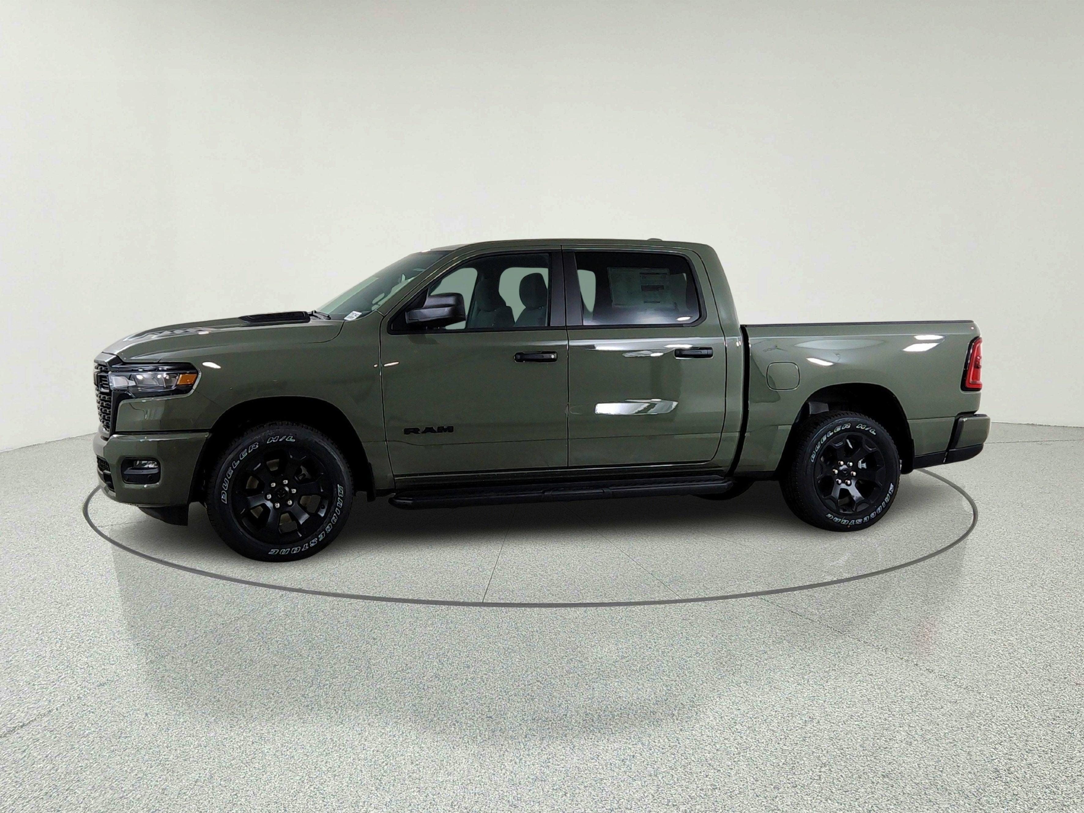 2026 RAM Ram 1500 RAM 1500 TRADESMAN CREW CAB 4X4 (144.5 IN WB 5 FT 7 IN BOX)