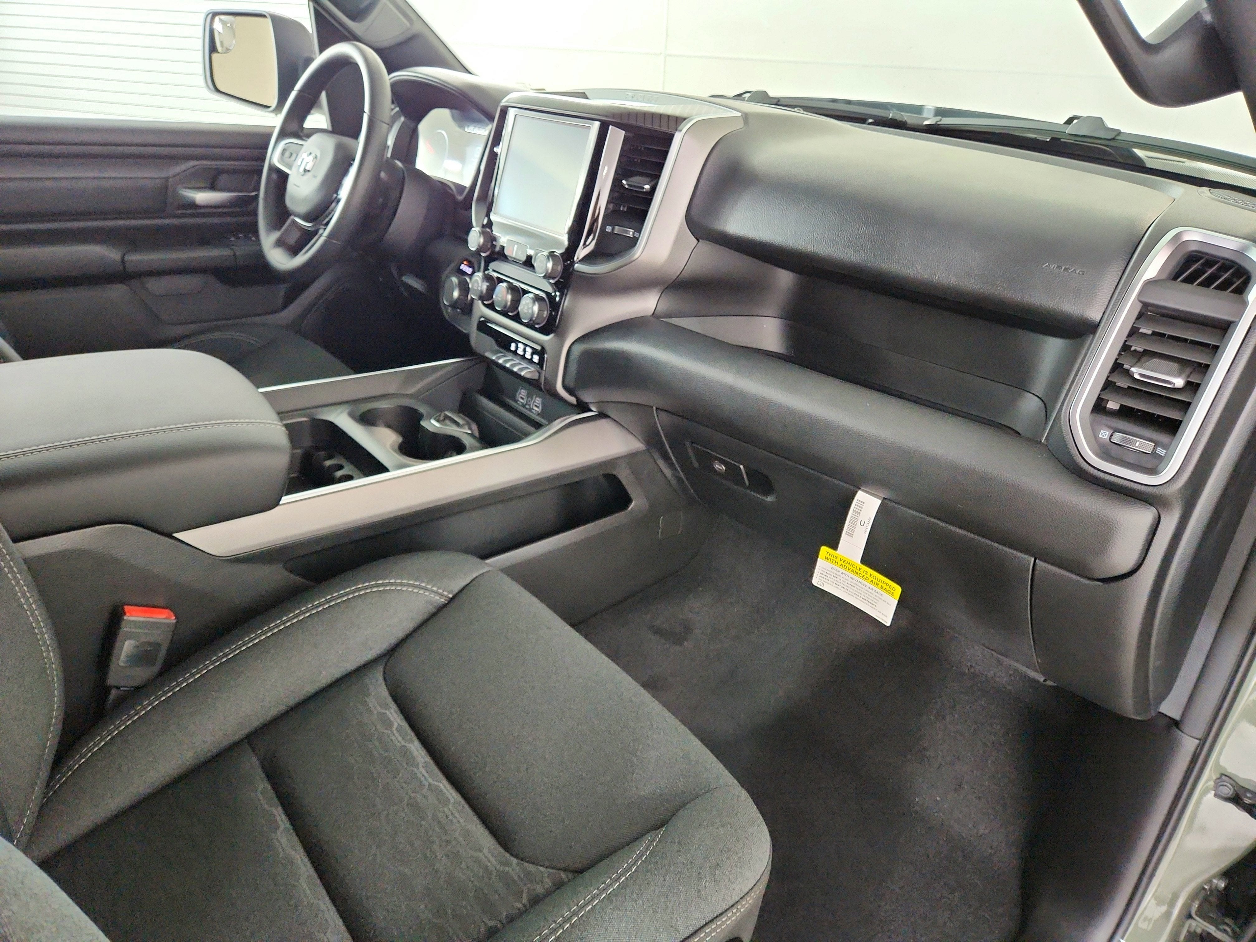 2026 RAM Ram 1500 RAM 1500 TRADESMAN CREW CAB 4X4 (144.5 IN WB 5 FT 7 IN BOX)