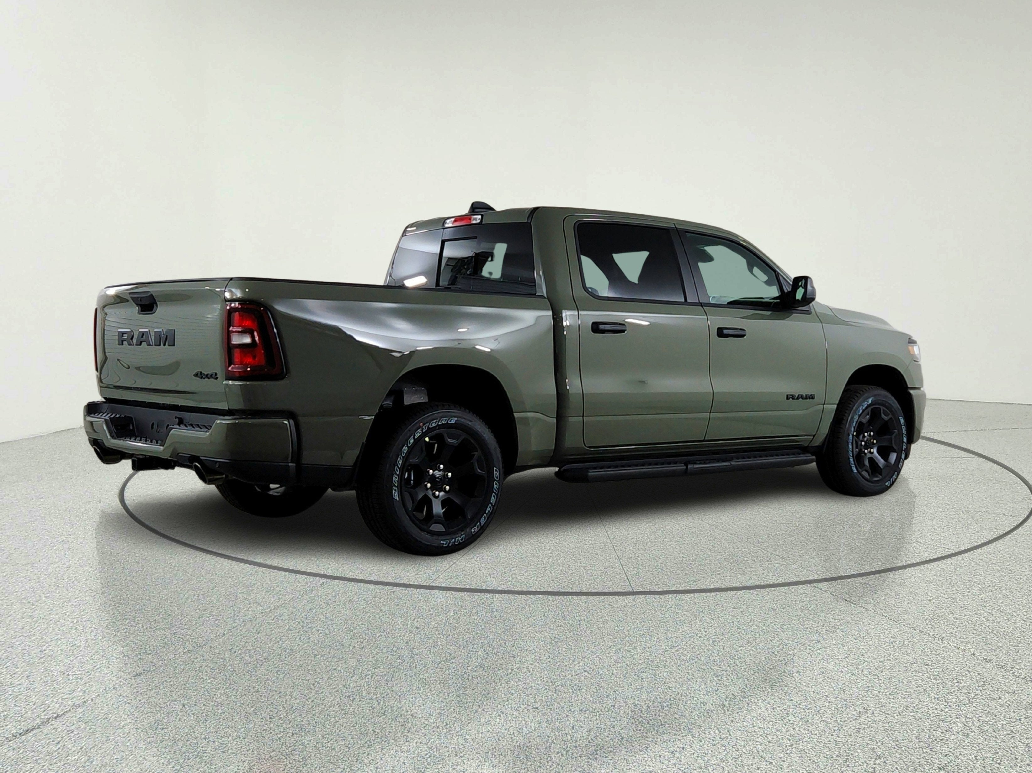 2026 RAM Ram 1500 RAM 1500 TRADESMAN CREW CAB 4X4 (144.5 IN WB 5 FT 7 IN BOX)