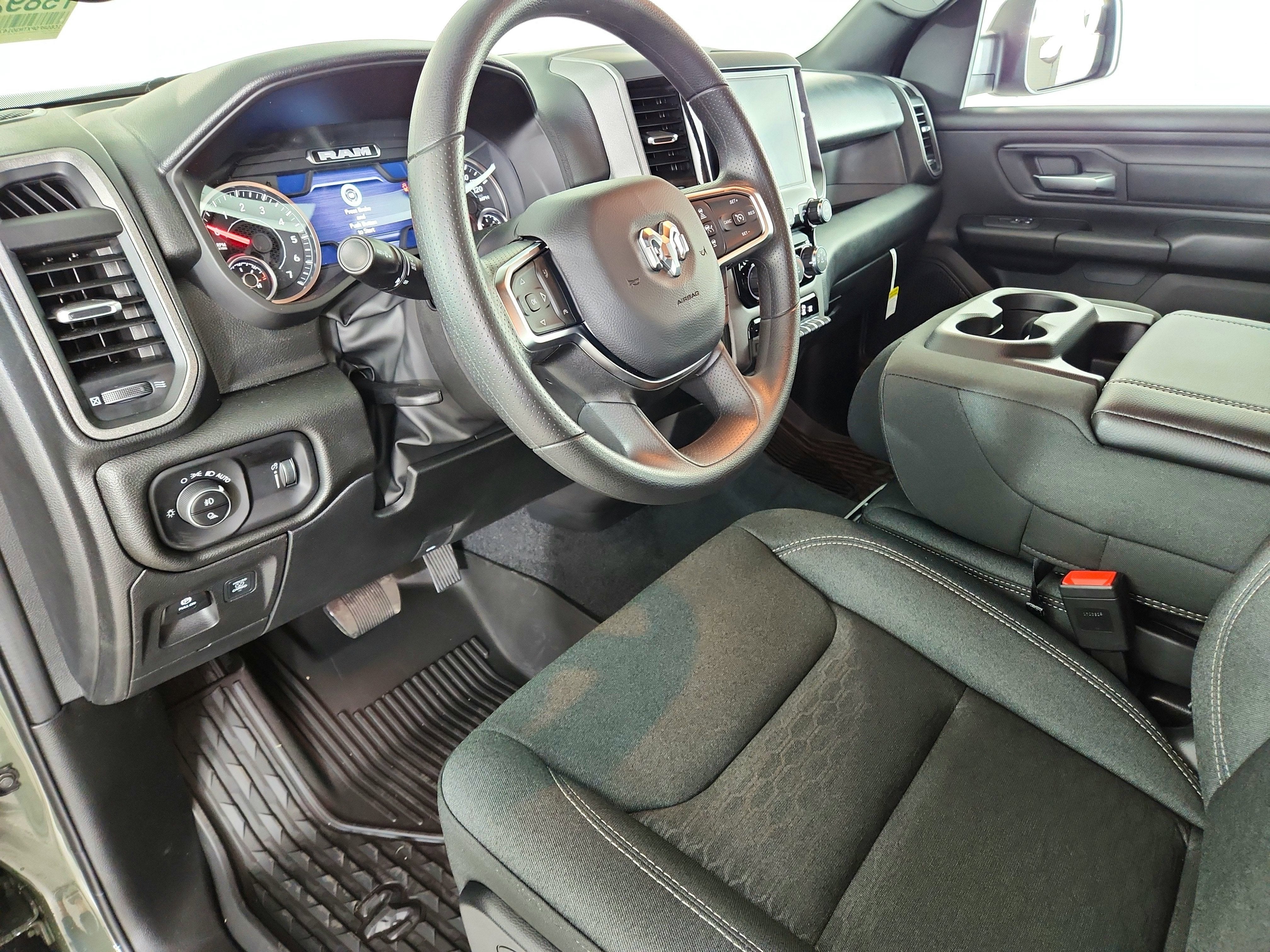 2026 RAM Ram 1500 2026 RAM 1500 TRADESMAN CREW CAB 4DR 144.5 WB 4WD