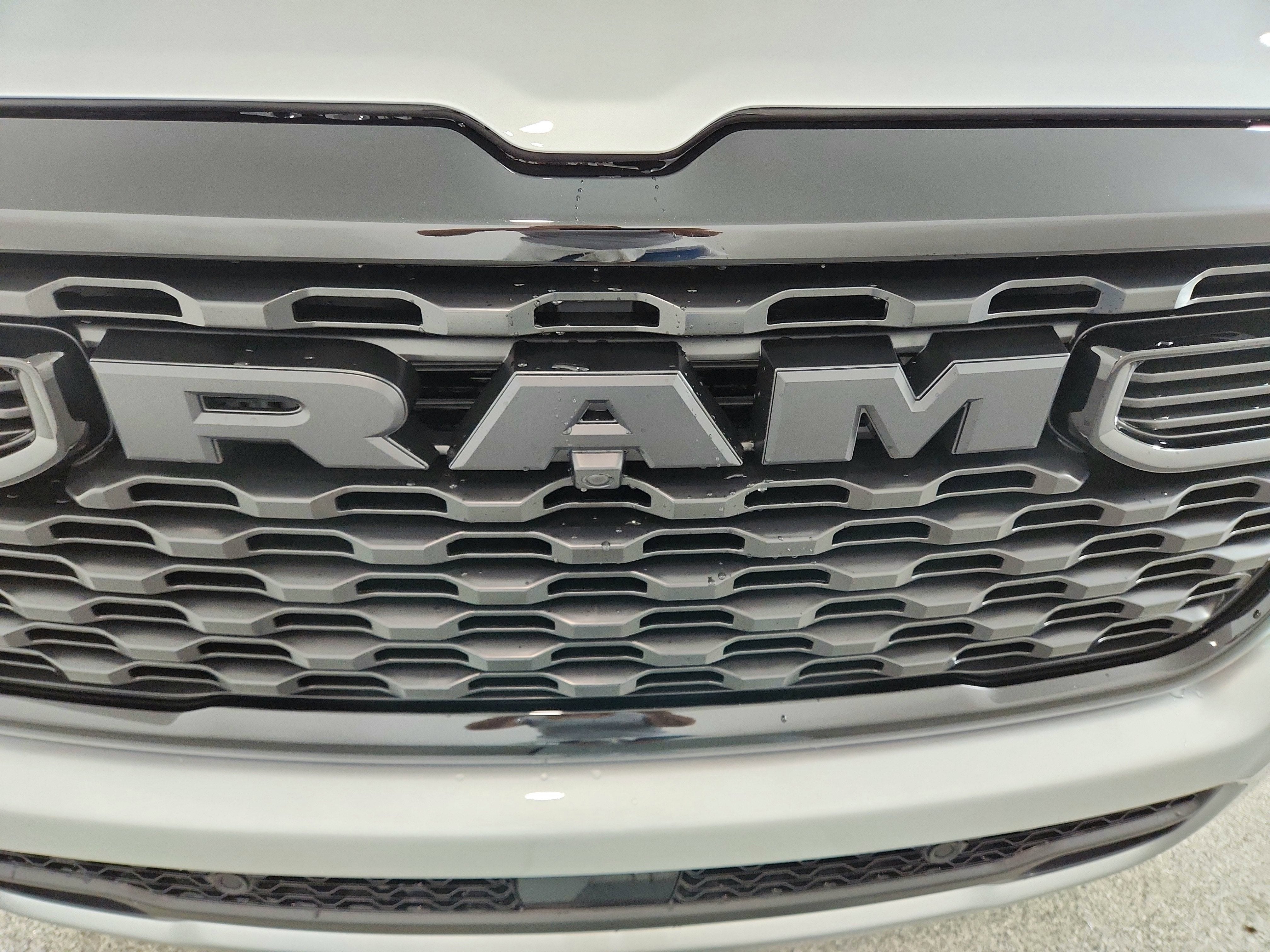 2026 RAM Ram 1500 RAM 1500 TRADESMAN CREW CAB 4X4 (144.5 IN WB 5 FT 7 IN BOX)