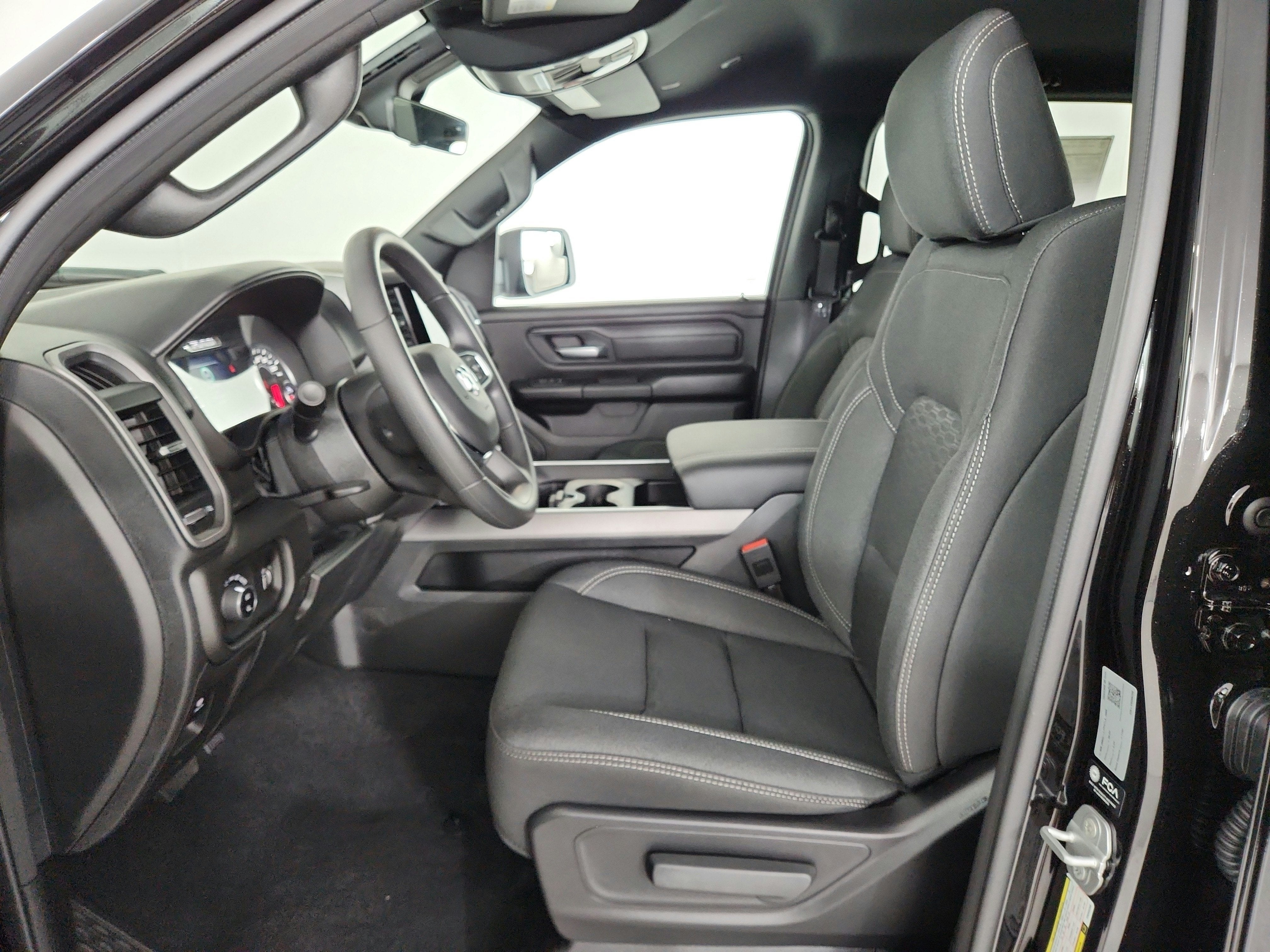 2027 RAM Ram 1500 Express 4x4 Crew Cab 5'7" Box