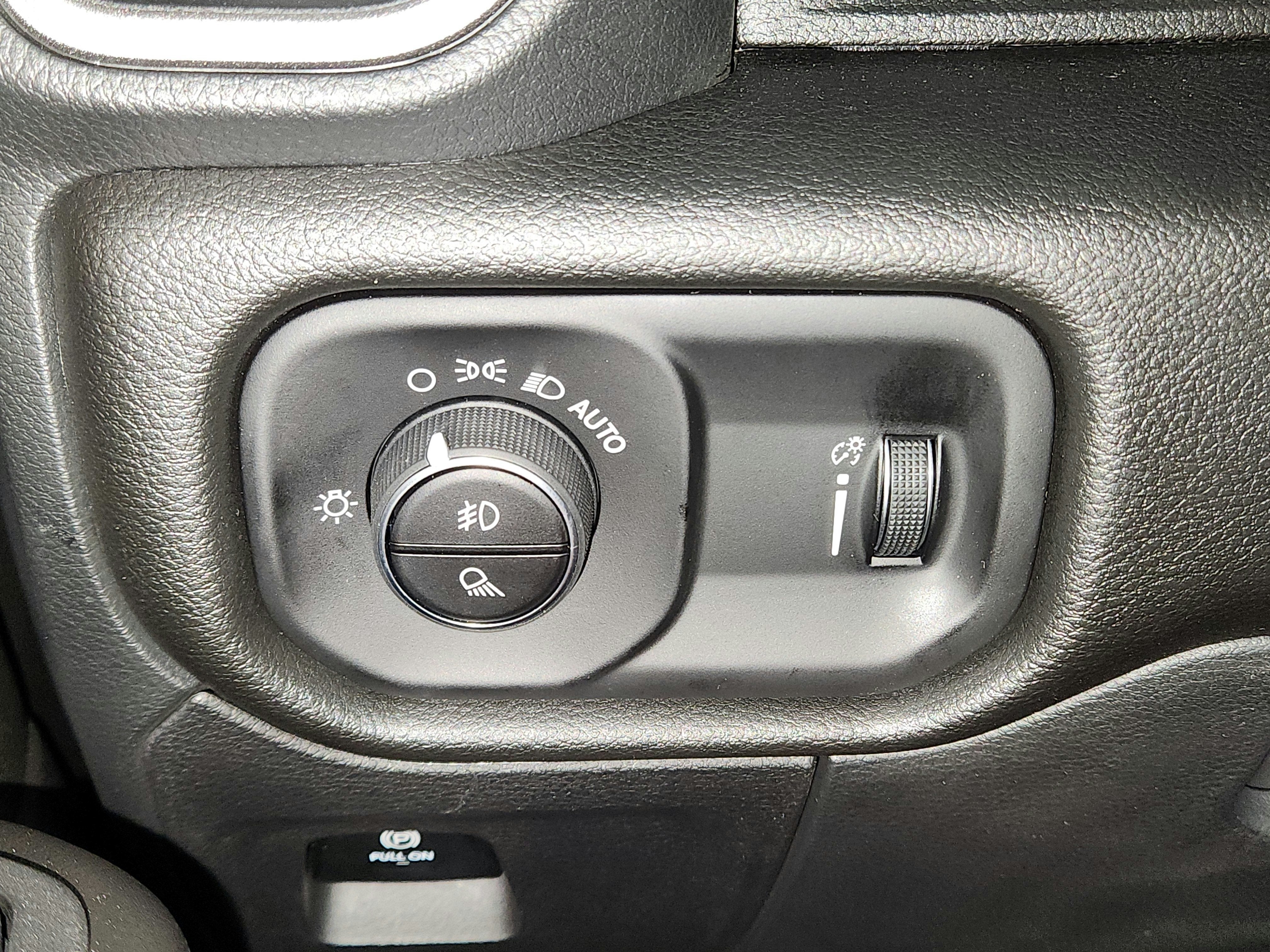 2027 RAM Ram 1500 Express 4x4 Crew Cab 5'7" Box