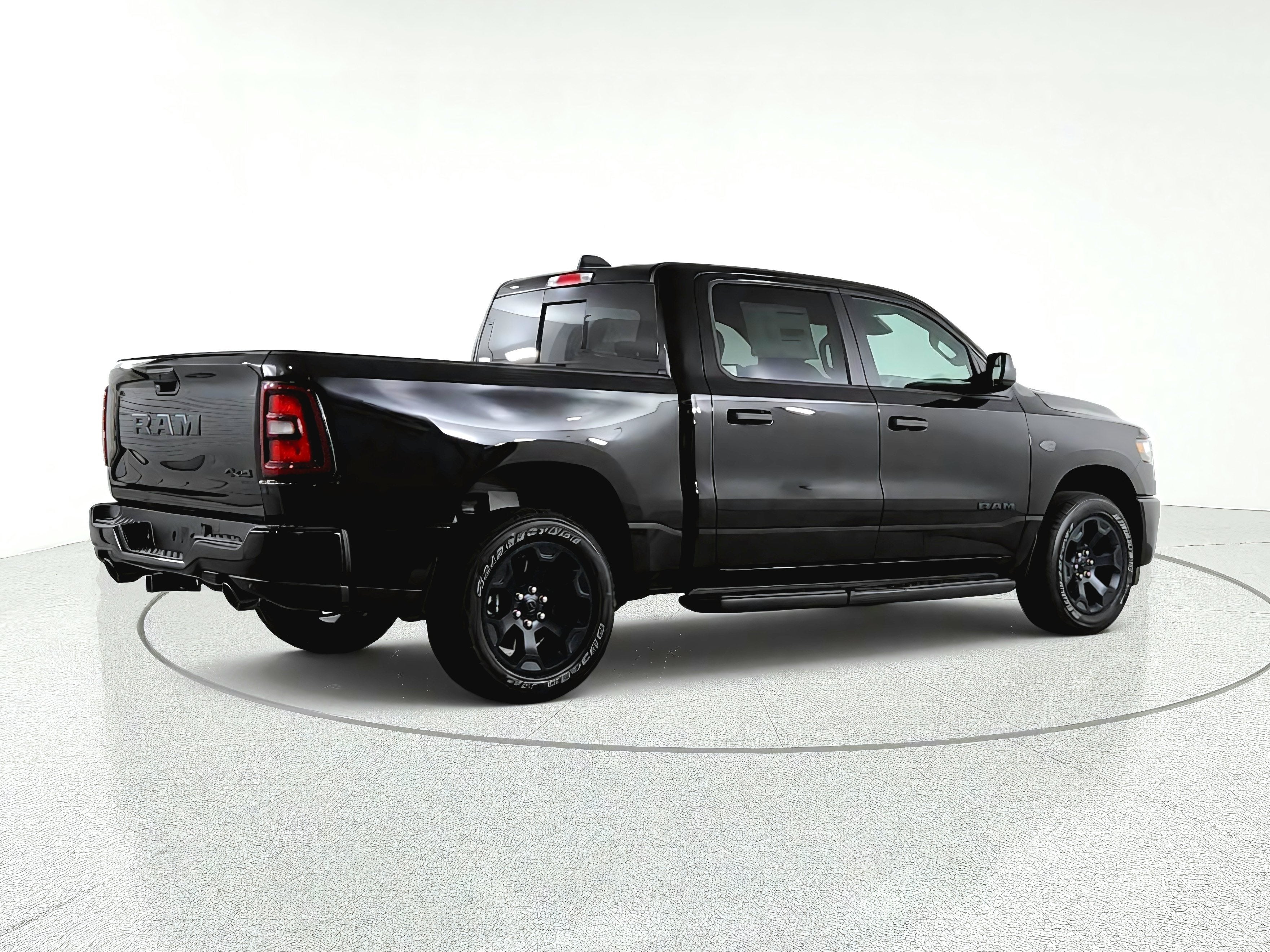 2027 RAM Ram 1500 Express 4x4 Crew Cab 5'7" Box