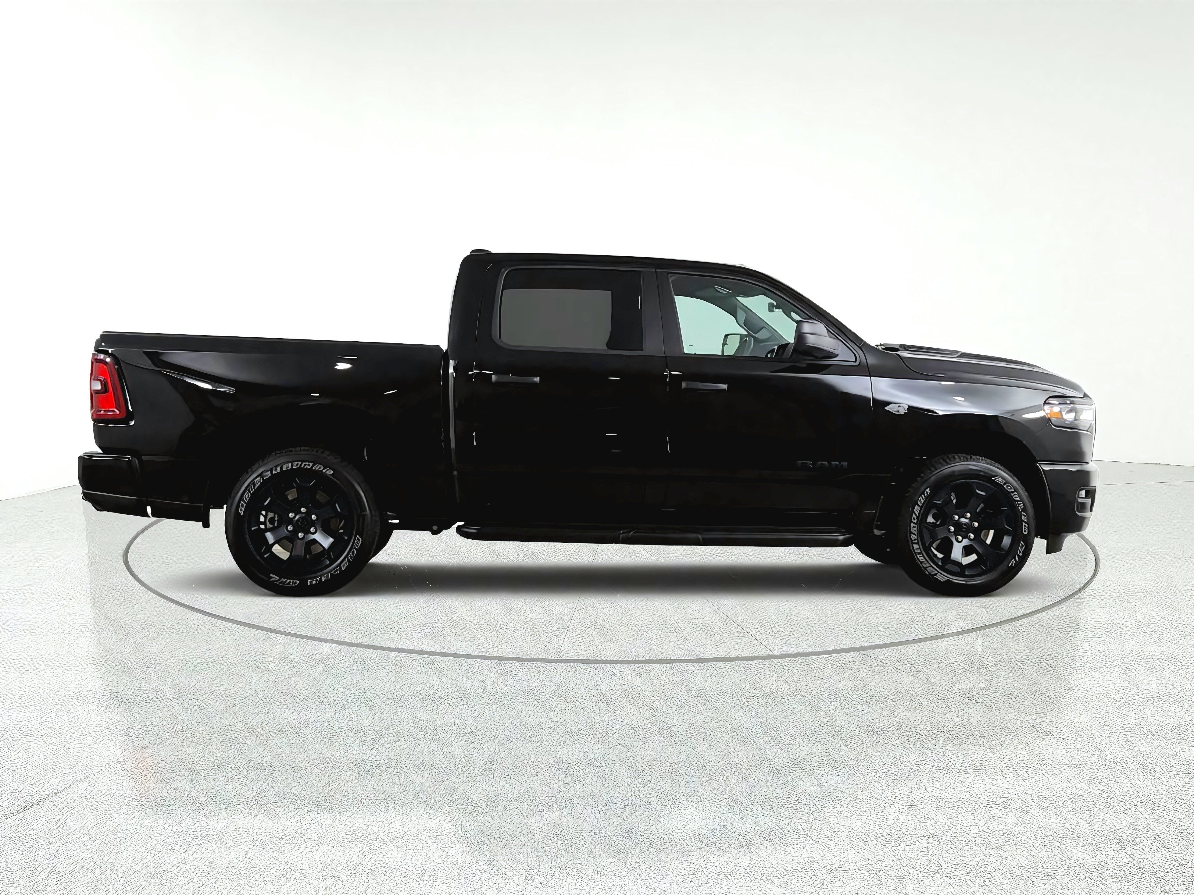 2027 RAM Ram 1500 Express 4x4 Crew Cab 5'7" Box
