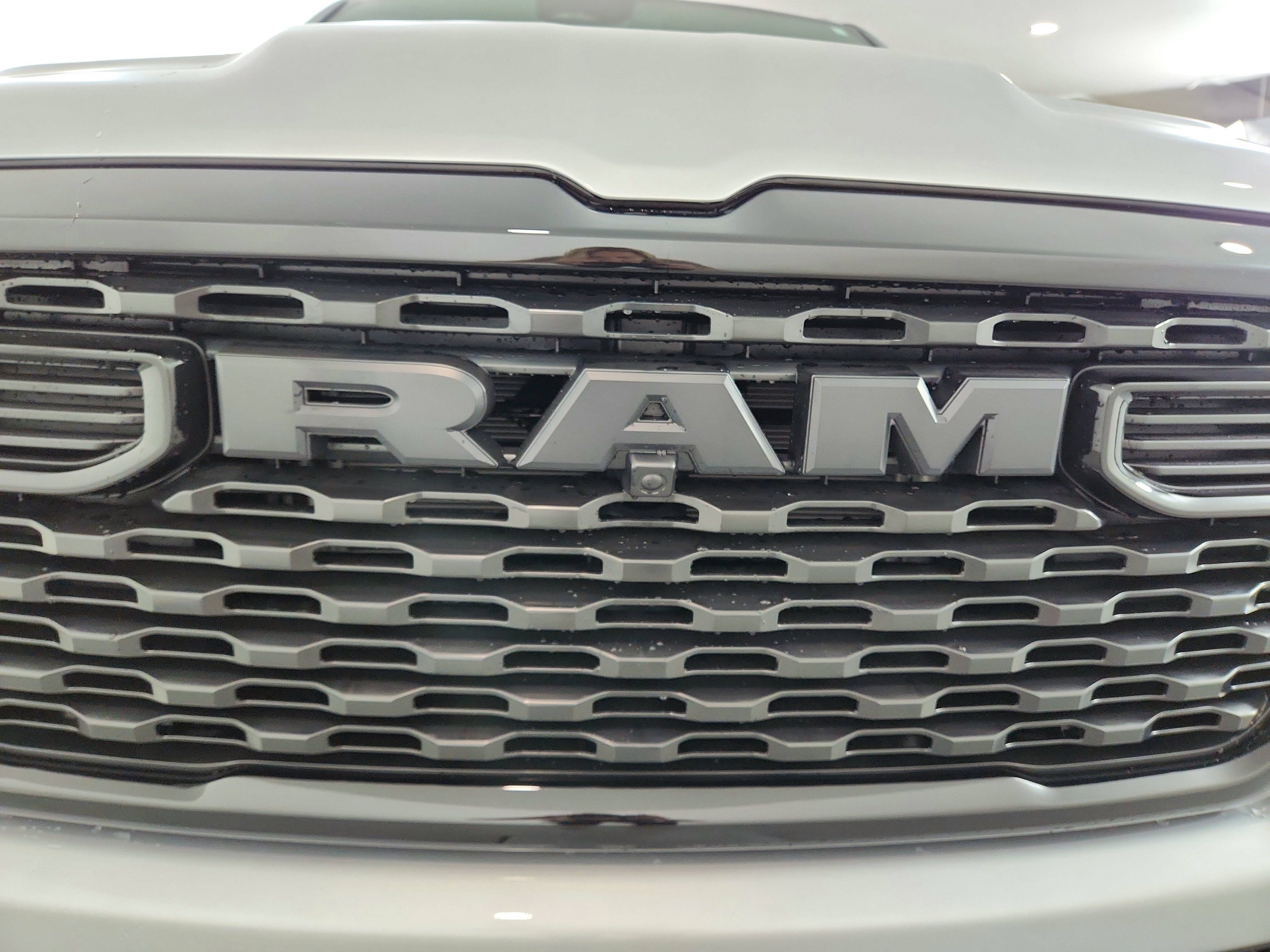 2026 RAM Ram 1500 RAM 1500 TRADESMAN CREW CAB 4X4 (144.5 IN WB 5 FT 7 IN BOX)