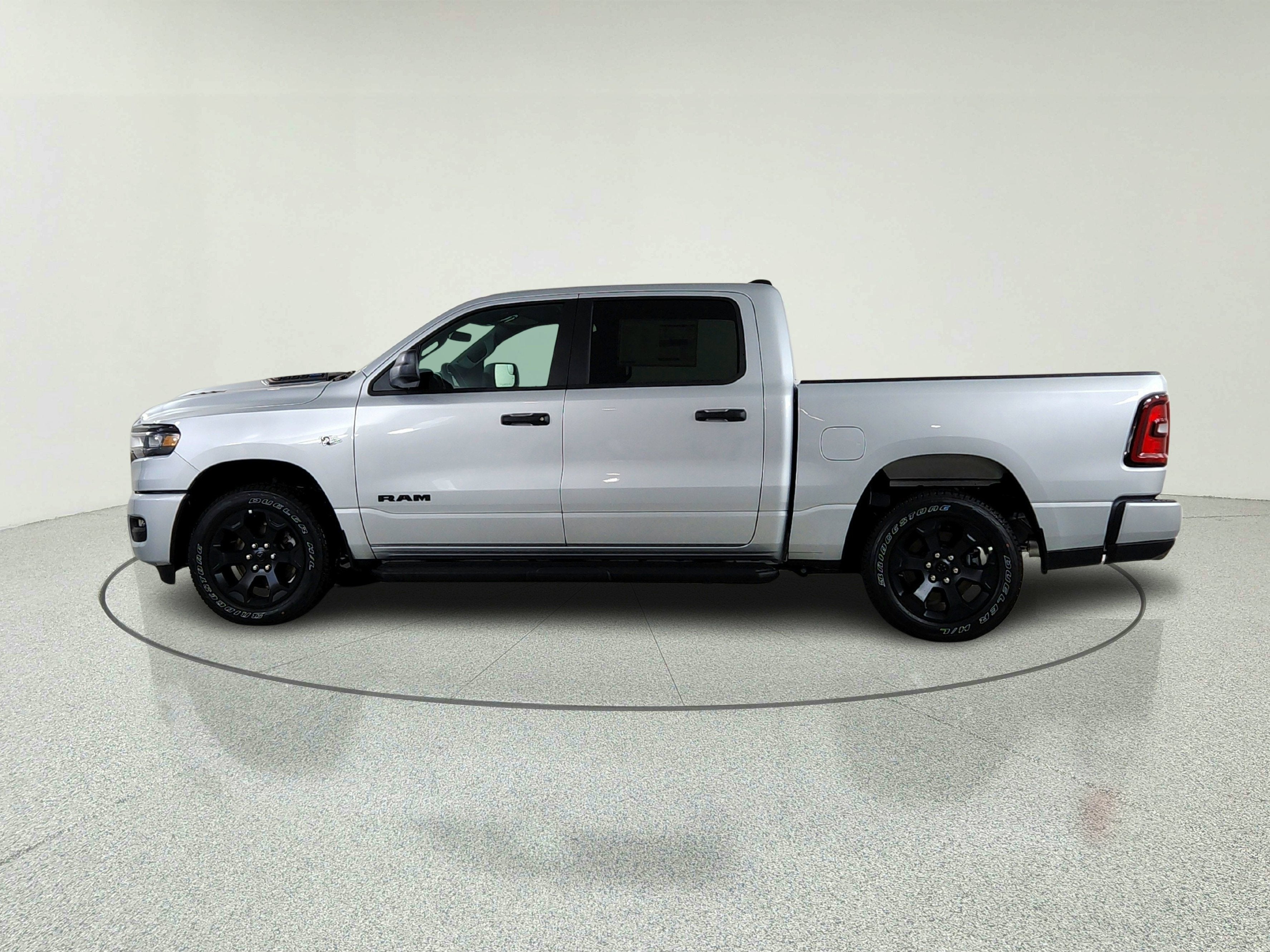 2026 RAM Ram 1500 RAM 1500 TRADESMAN CREW CAB 4X4 (144.5 IN WB 5 FT 7 IN BOX)
