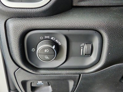 2026 RAM Ram 1500 RAM 1500 TRADESMAN CREW CAB 4X4 (144.5 IN WB 5 FT 7 IN BOX)