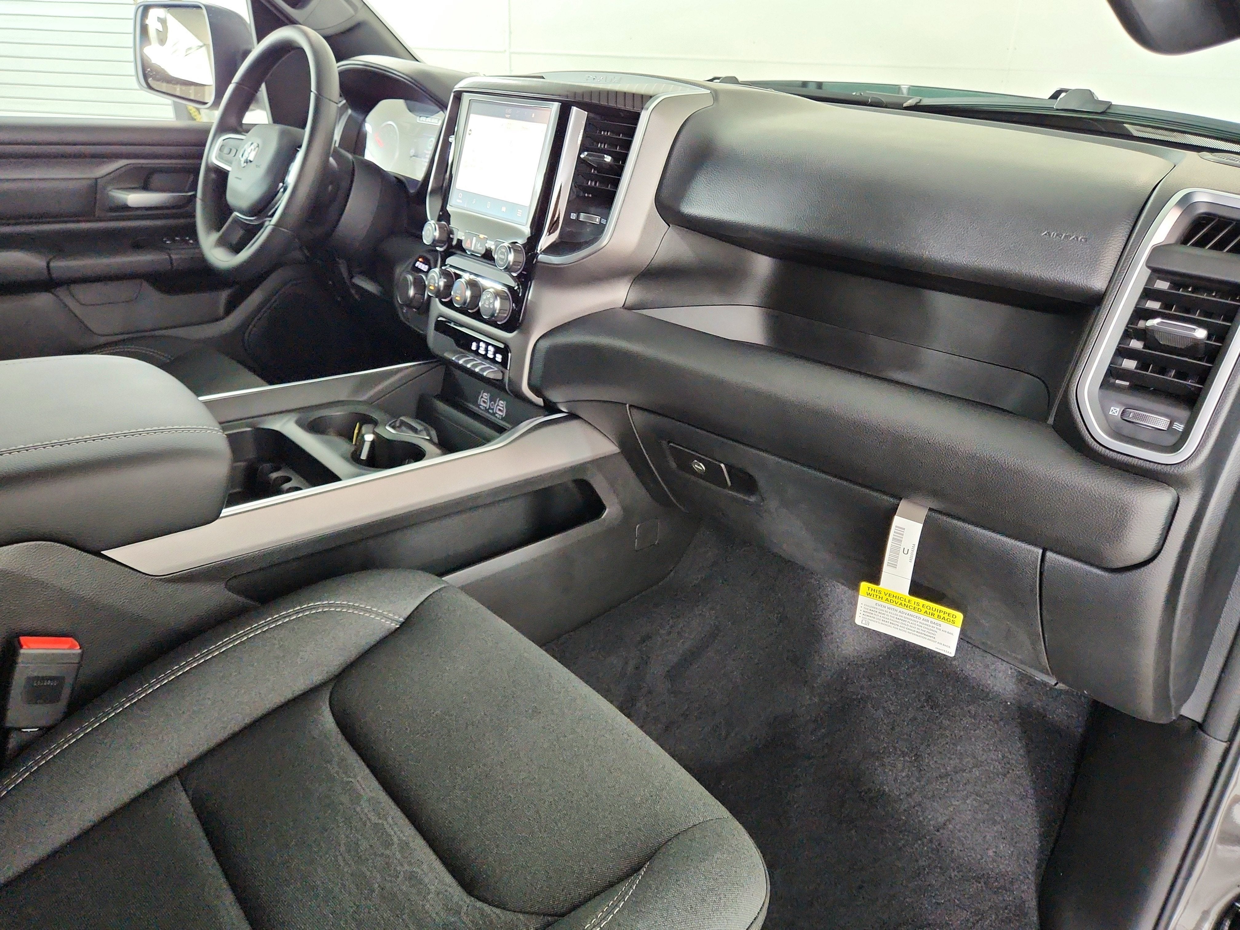 2026 RAM Ram 1500 RAM 1500 TRADESMAN CREW CAB 4X4 (144.5 IN WB 5 FT 7 IN BOX)