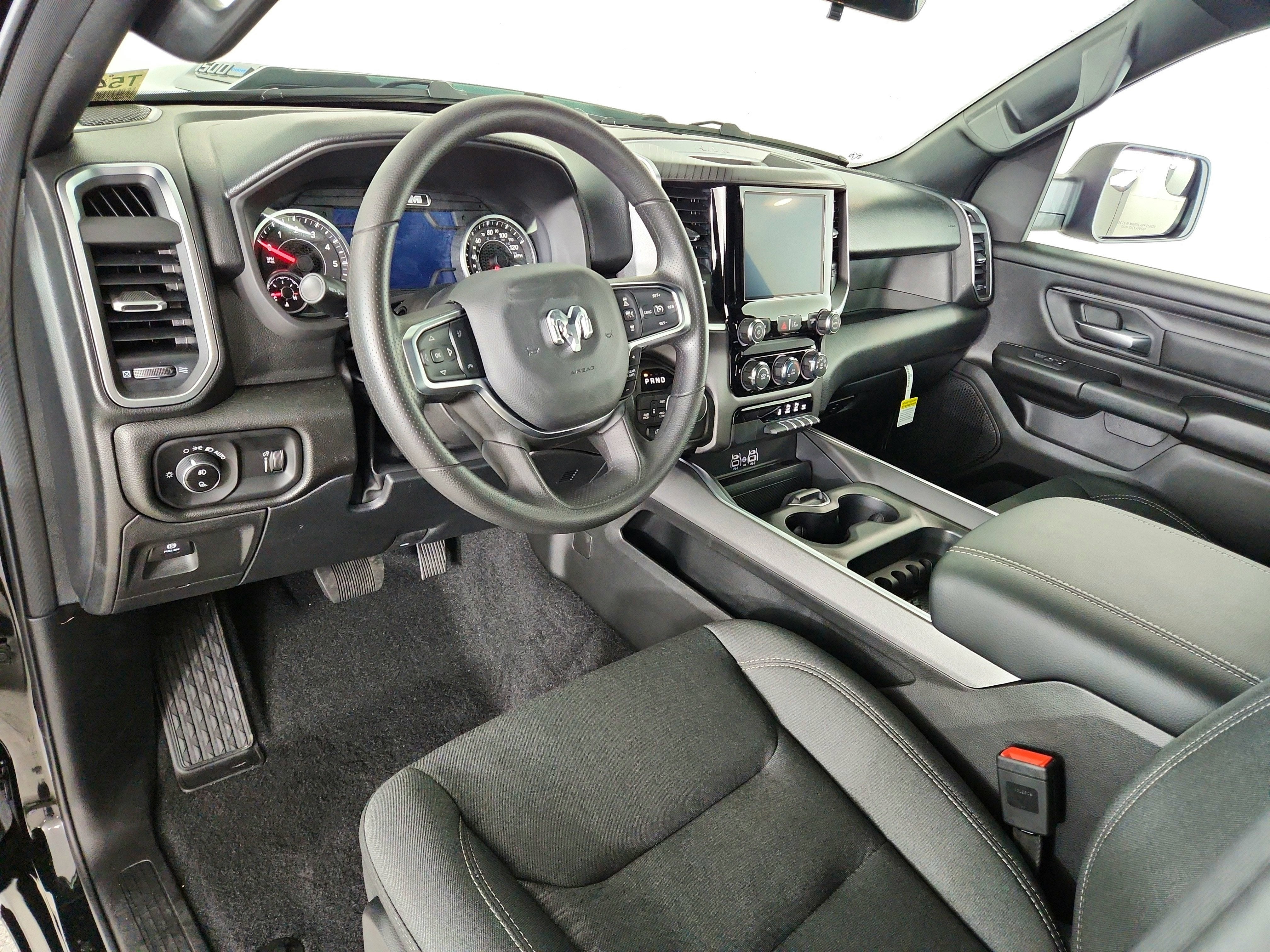 2026 RAM Ram 1500 RAM 1500 TRADESMAN CREW CAB 4X4 (144.5 IN WB 5 FT 7 IN BOX)