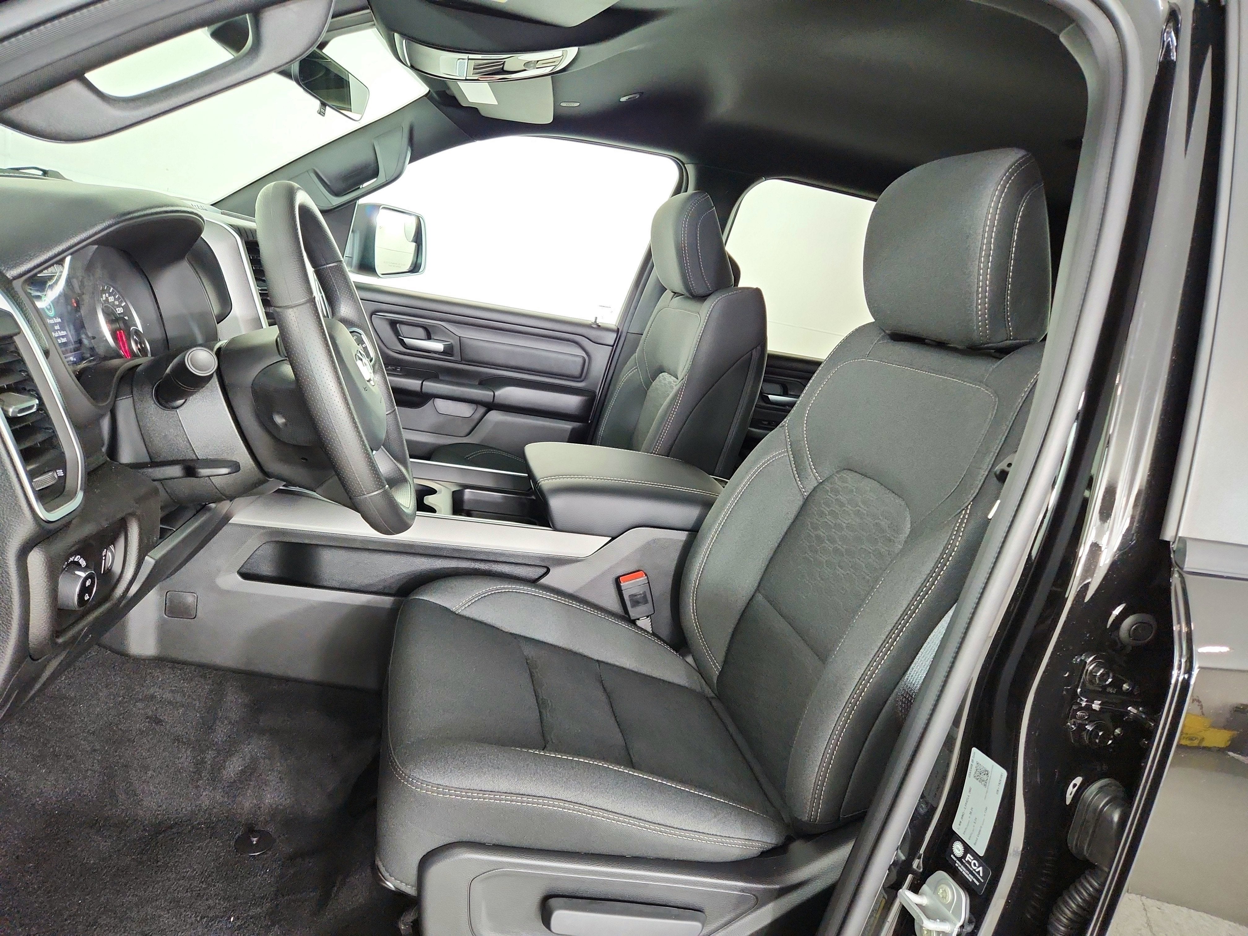 2026 RAM Ram 1500 RAM 1500 TRADESMAN CREW CAB 4X4 (144.5 IN WB 5 FT 7 IN BOX)