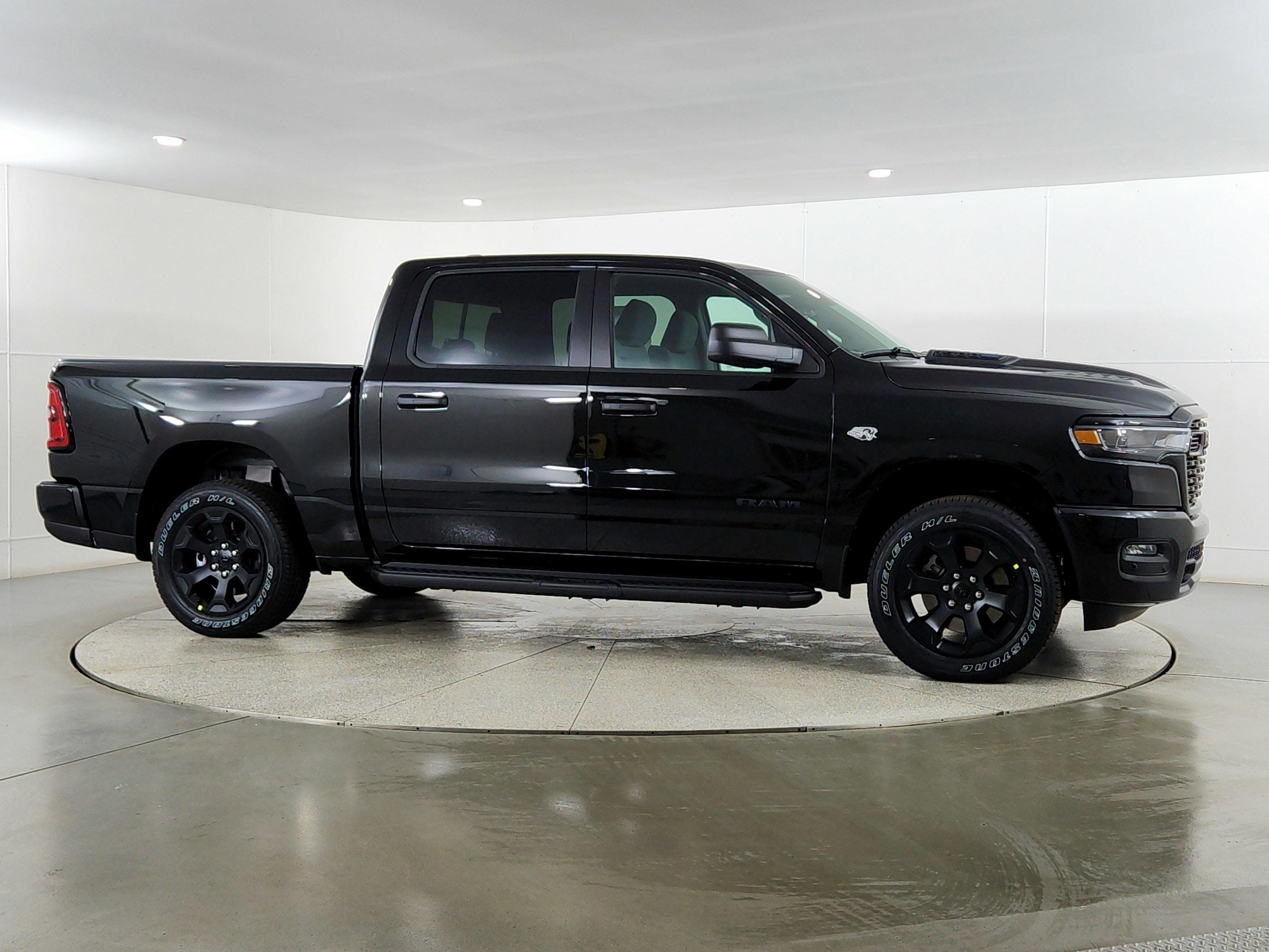 2026 RAM Ram 1500 RAM 1500 TRADESMAN CREW CAB 4X4 (144.5 IN WB 5 FT 7 IN BOX)