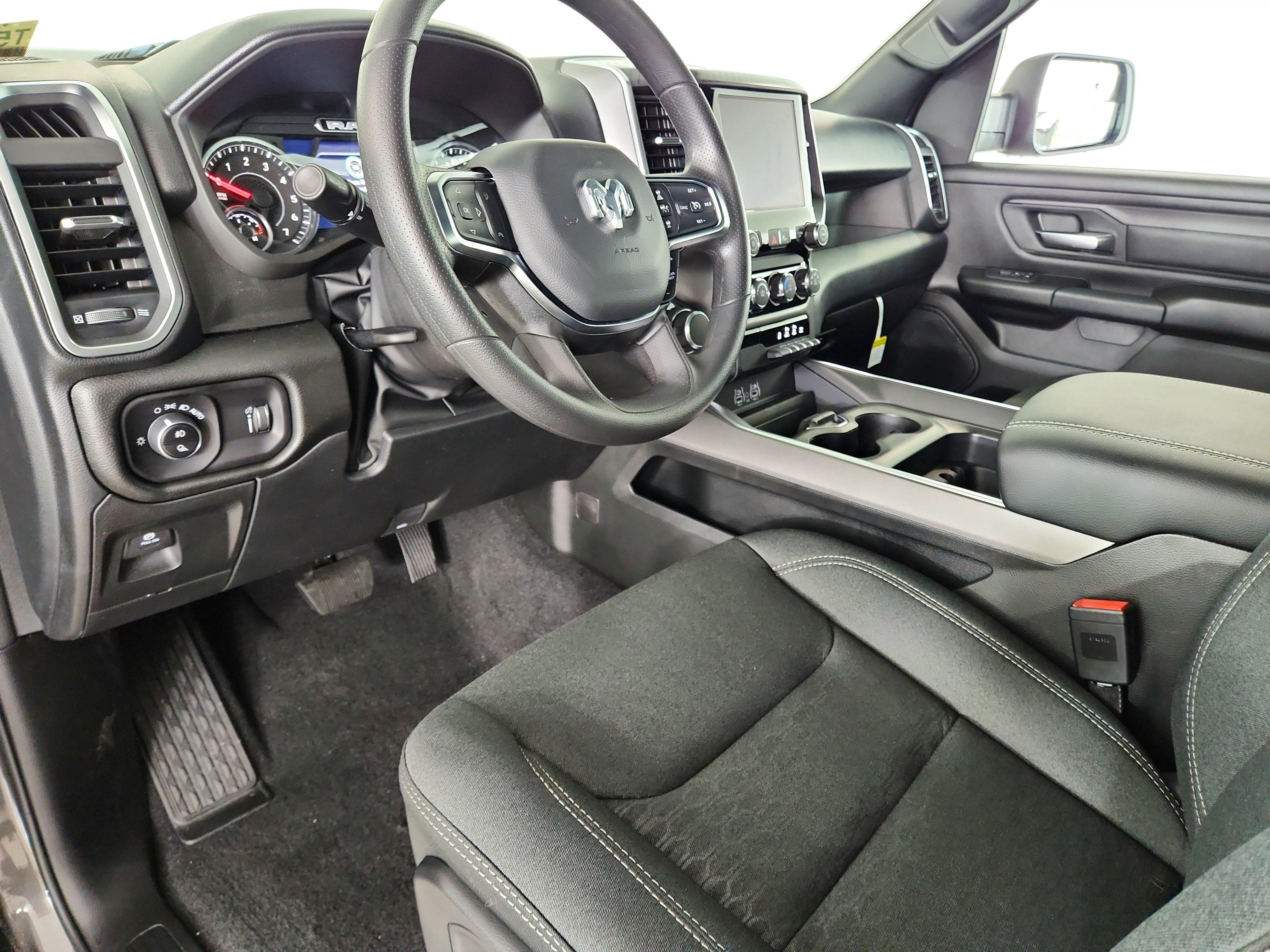 2026 RAM Ram 1500 RAM 1500 TRADESMAN CREW CAB 4X4 (144.5 IN WB 5 FT 7 IN BOX)