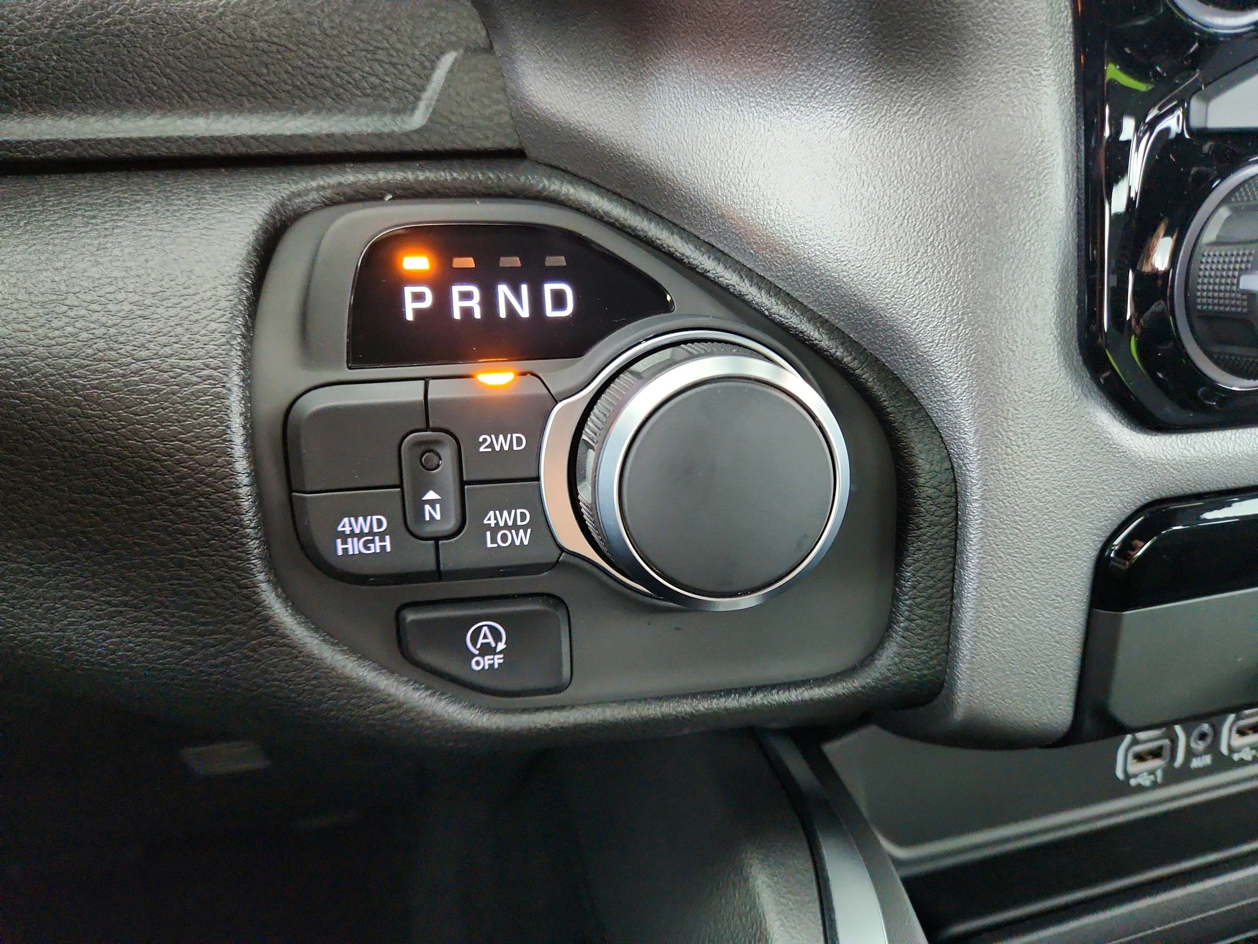 2026 RAM Ram 1500 RAM 1500 TRADESMAN CREW CAB 4X4 (144.5 IN WB 5 FT 7 IN BOX)