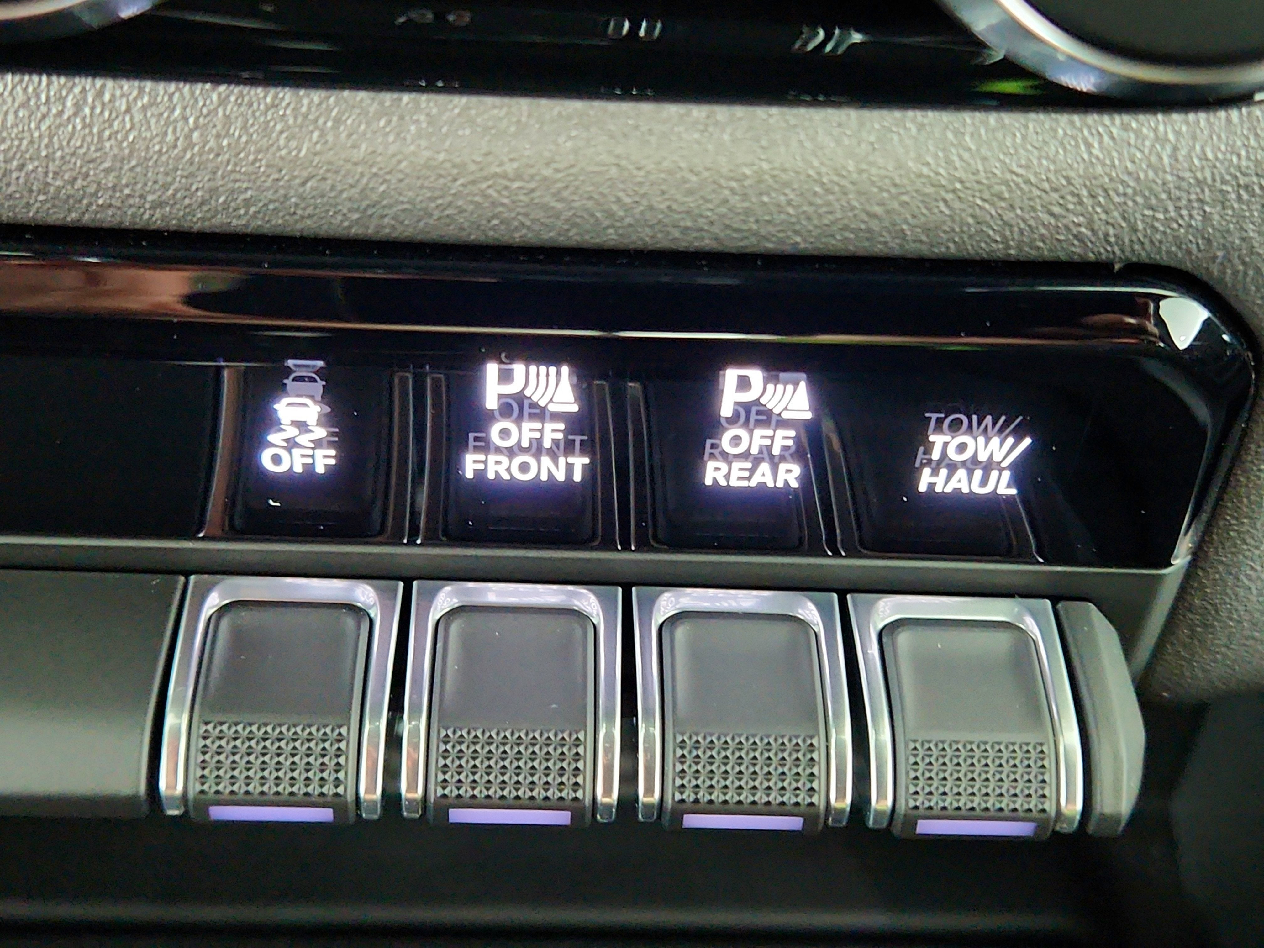 2026 RAM Ram 1500 RAM 1500 TRADESMAN CREW CAB 4X4 (144.5 IN WB 5 FT 7 IN BOX)