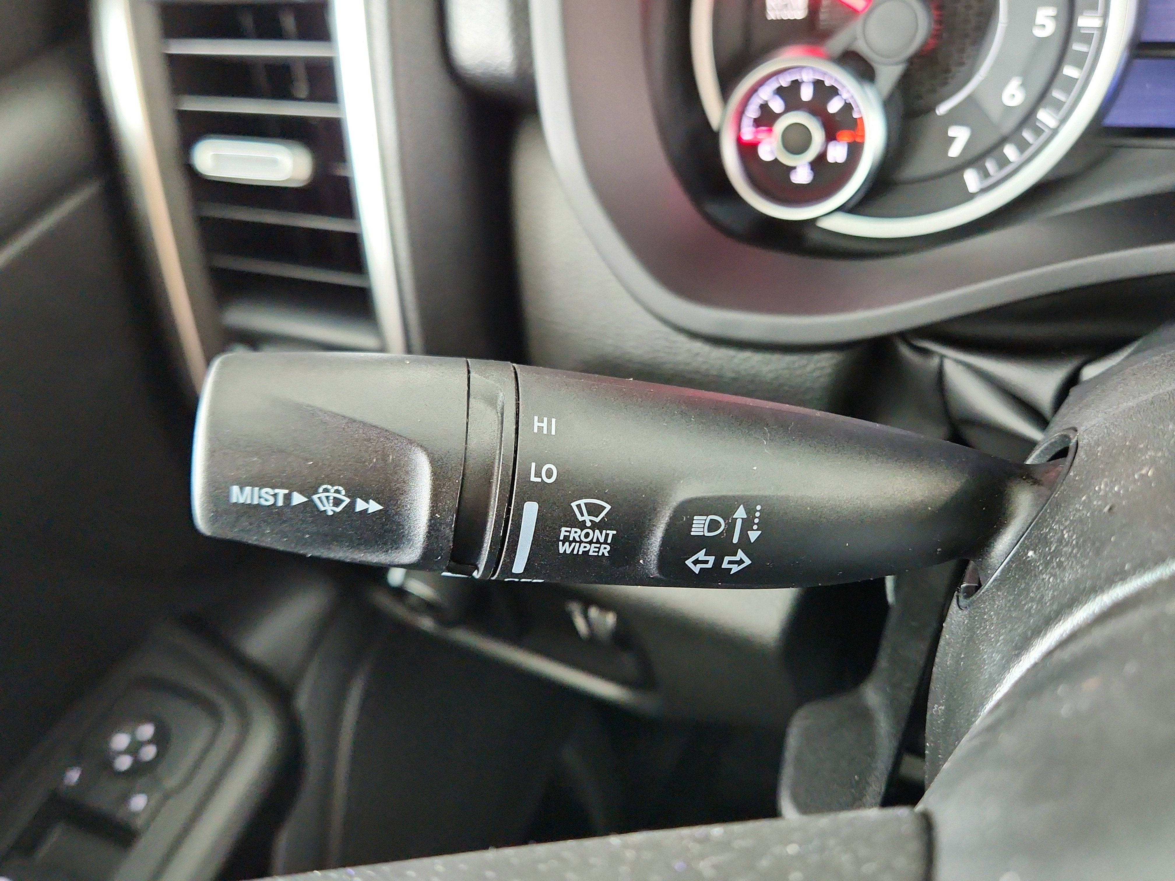 2026 RAM Ram 1500 RAM 1500 TRADESMAN CREW CAB 4X4 (144.5 IN WB 5 FT 7 IN BOX)